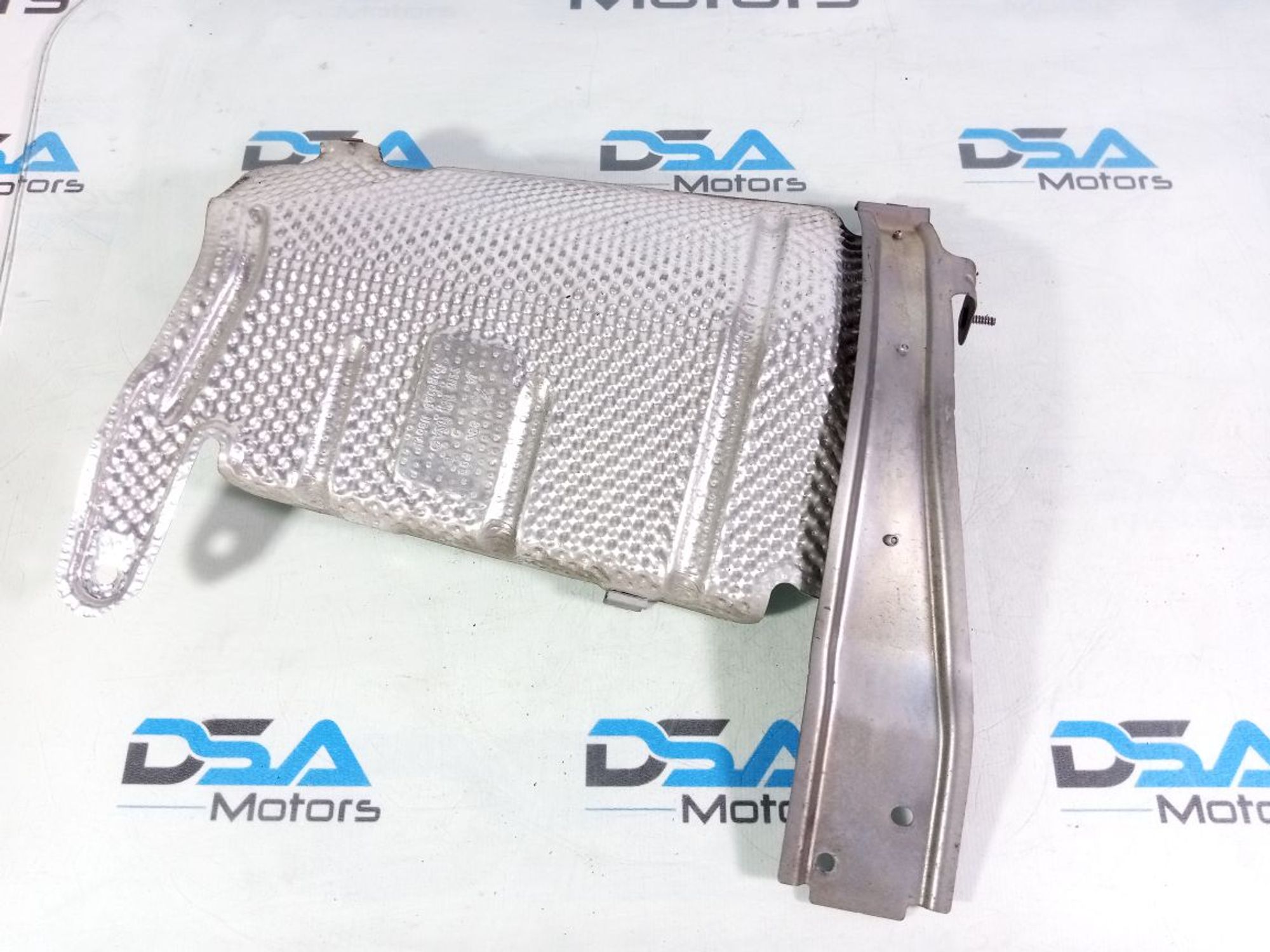 https://ycs.partsauto.market/partsauto-images/thmbs/userImages/b7628e092085f1f91467af1afb6e7630/part/6a8ba883-71d1-4c25-b21d-4f10ad007cef_1743145761695.jpg