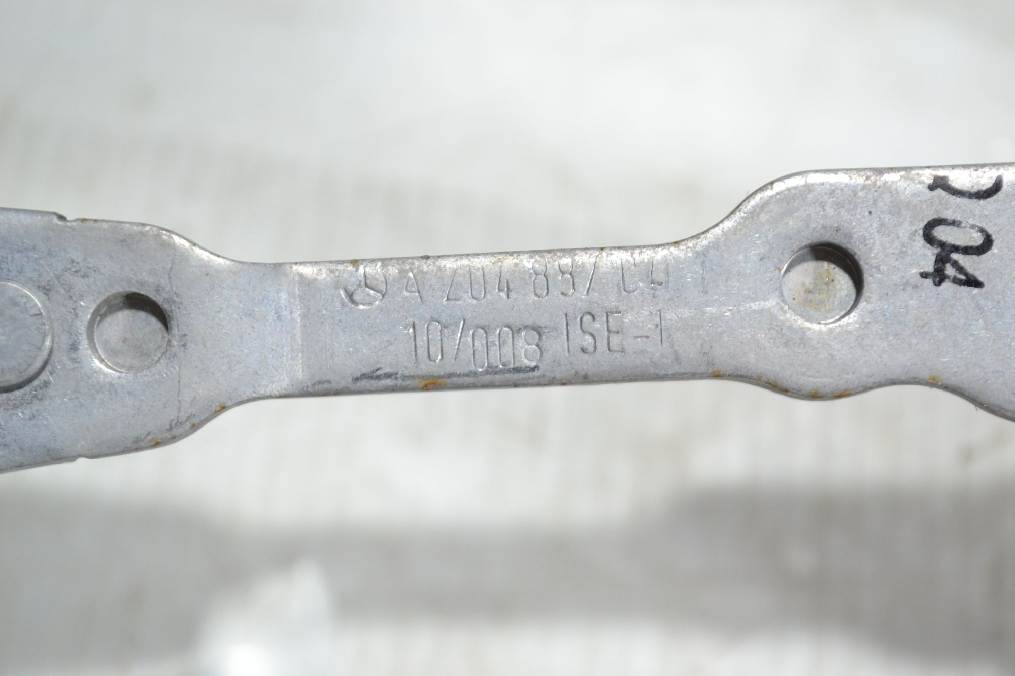 https://ycs.partsauto.market/partsauto-images/thmbs/userImages/b7628e092085f1f91467af1afb6e7630/part/6c32b4fd-4964-4c2e-9649-2c6fe5dc6b31_1781269315245.jpg