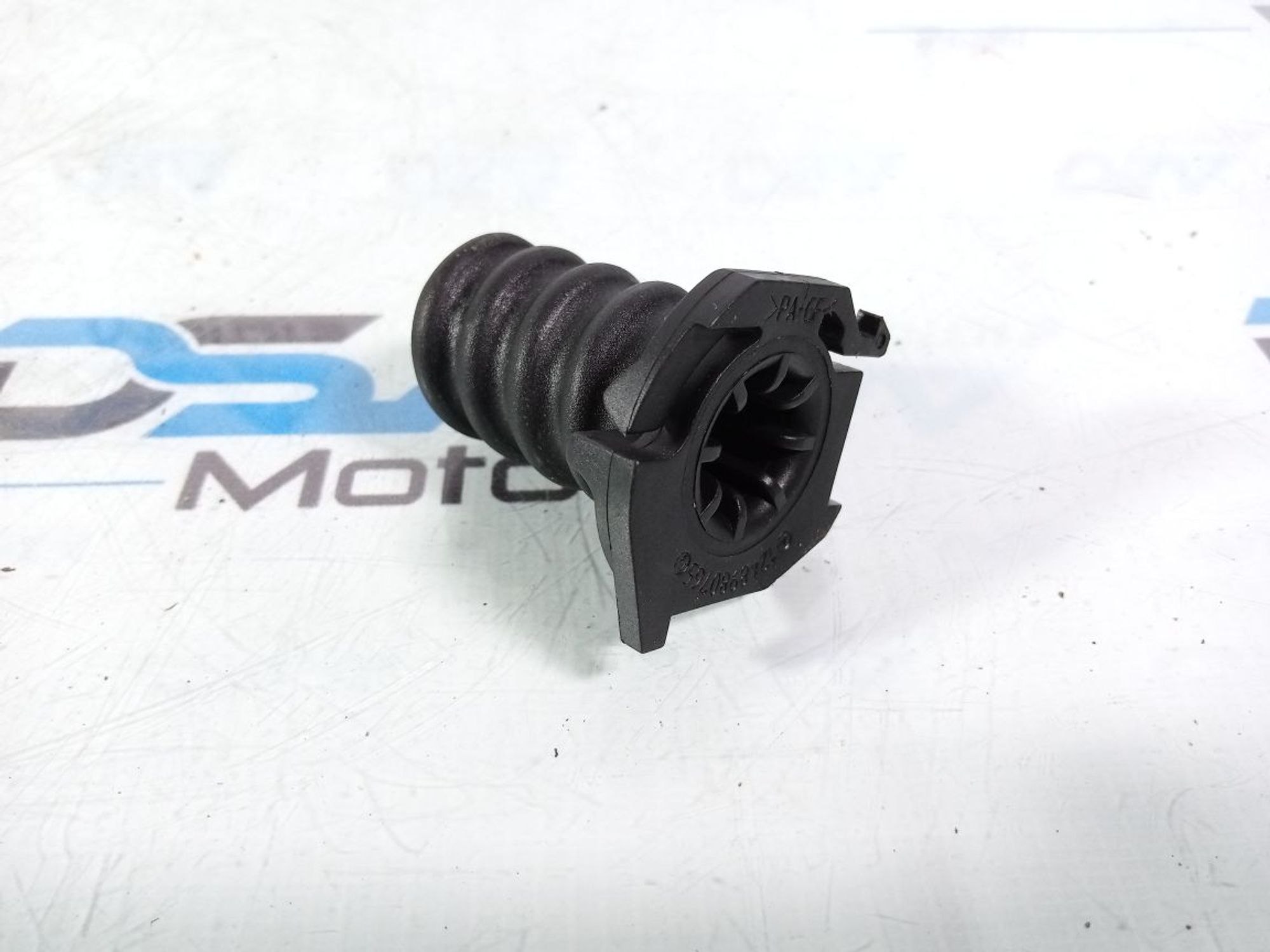 https://ycs.partsauto.market/partsauto-images/thmbs/userImages/b7628e092085f1f91467af1afb6e7630/part/6ce3503b-80b4-46b9-a547-00d406fd4bf2_1737109749537.jpg