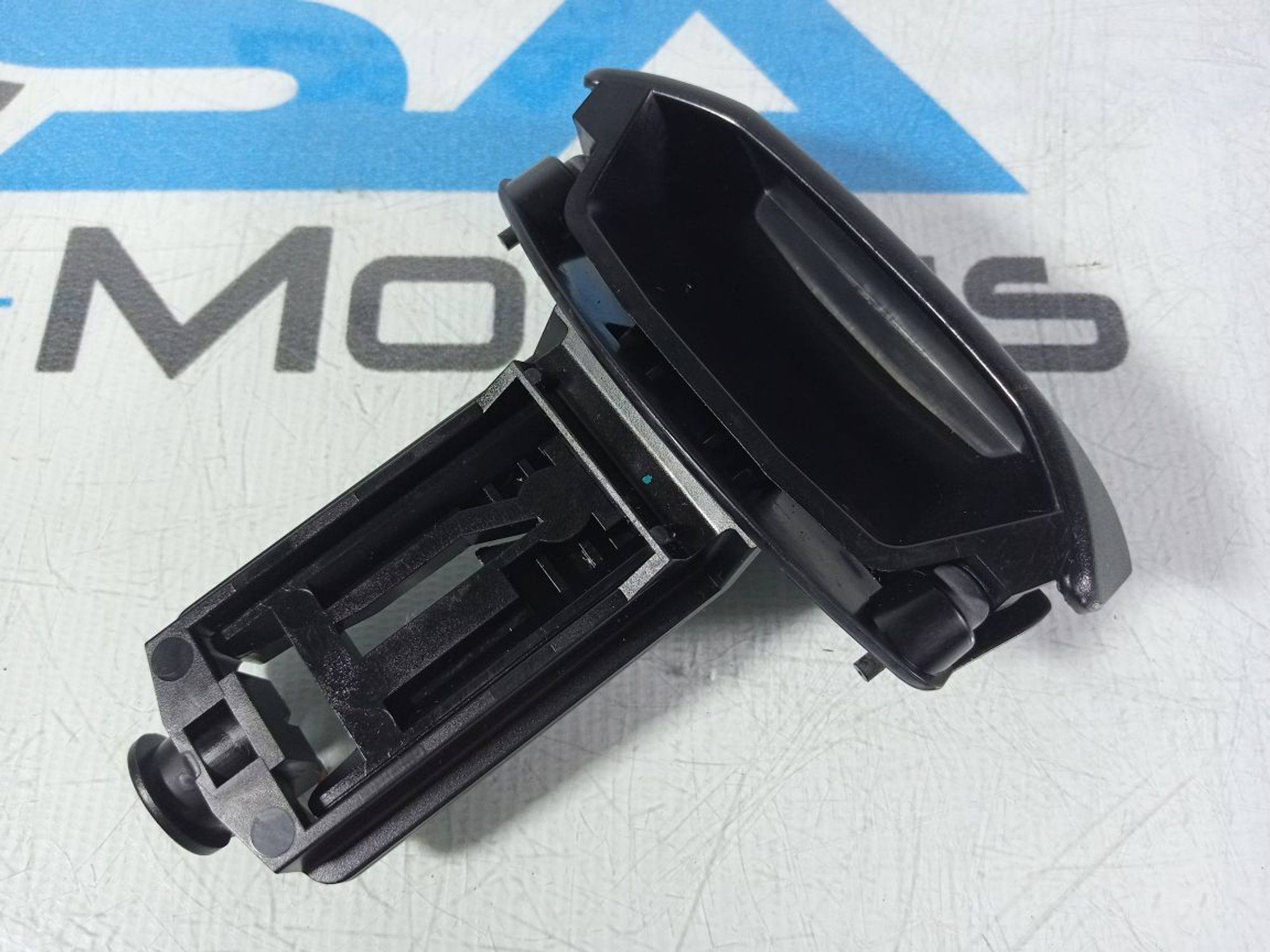 https://ycs.partsauto.market/partsauto-images/thmbs/userImages/b7628e092085f1f91467af1afb6e7630/part/6ec40ec2-6b75-4e7f-8e77-24e08333d2ff_1746542632083.jpg