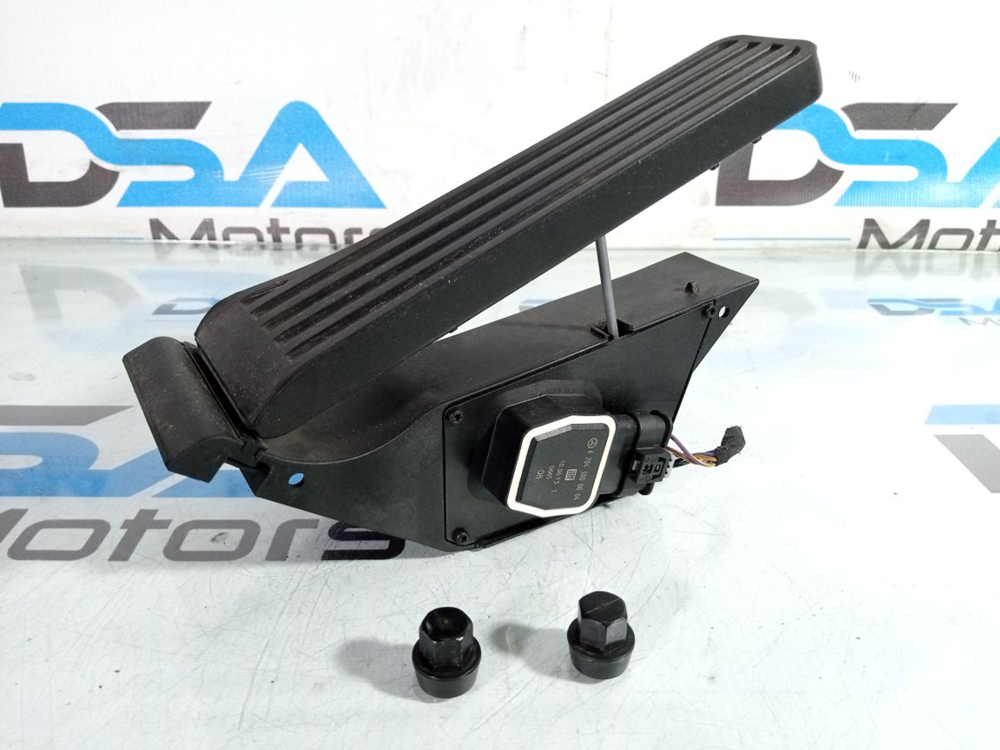 https://ycs.partsauto.market/partsauto-images/thmbs/userImages/b7628e092085f1f91467af1afb6e7630/part/6f39635d-03c5-4efe-a28b-ab13a7de9fa6_1736500192983.jpg