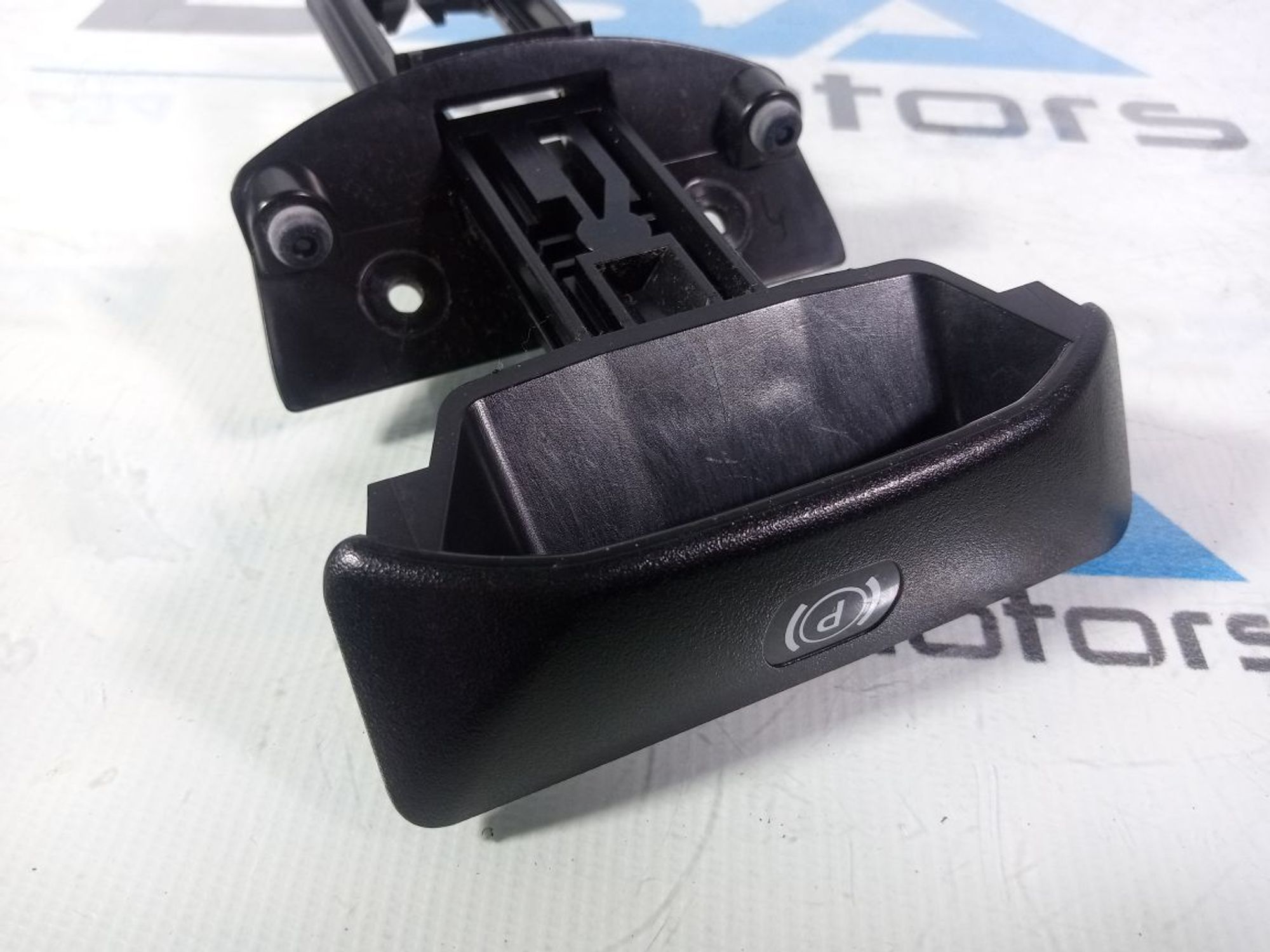 https://ycs.partsauto.market/partsauto-images/thmbs/userImages/b7628e092085f1f91467af1afb6e7630/part/706d1970-abb4-423d-abc3-53a5e2855cce_1740581877610.jpg