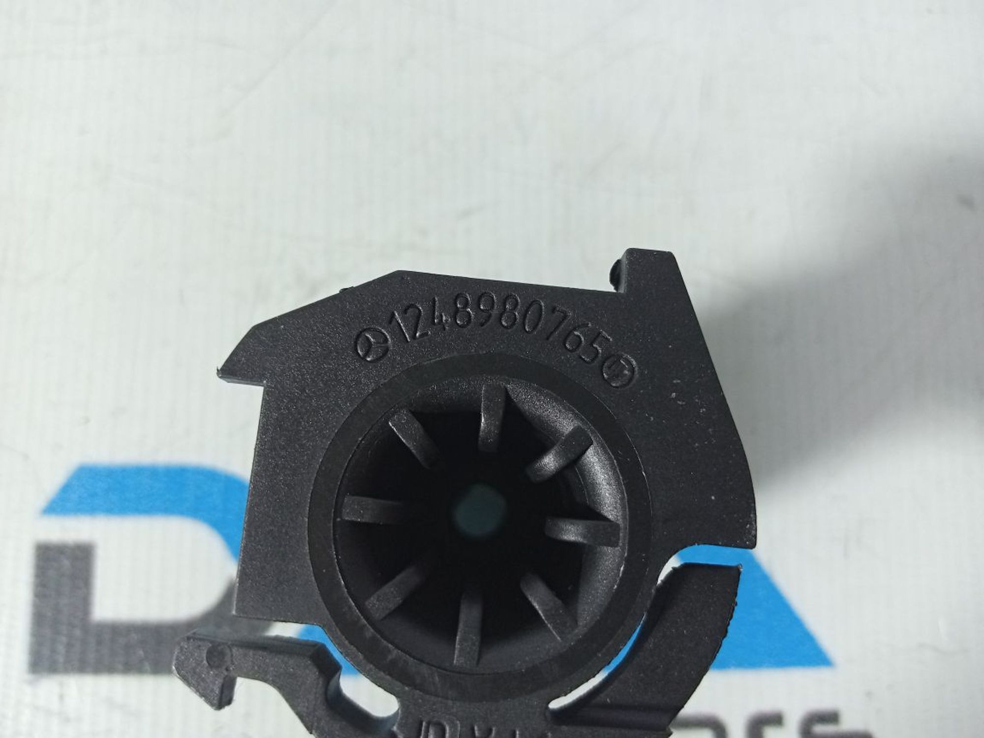 https://ycs.partsauto.market/partsauto-images/thmbs/userImages/b7628e092085f1f91467af1afb6e7630/part/70f24524-61aa-418b-8629-89b8d198da10_1741345081667.jpg