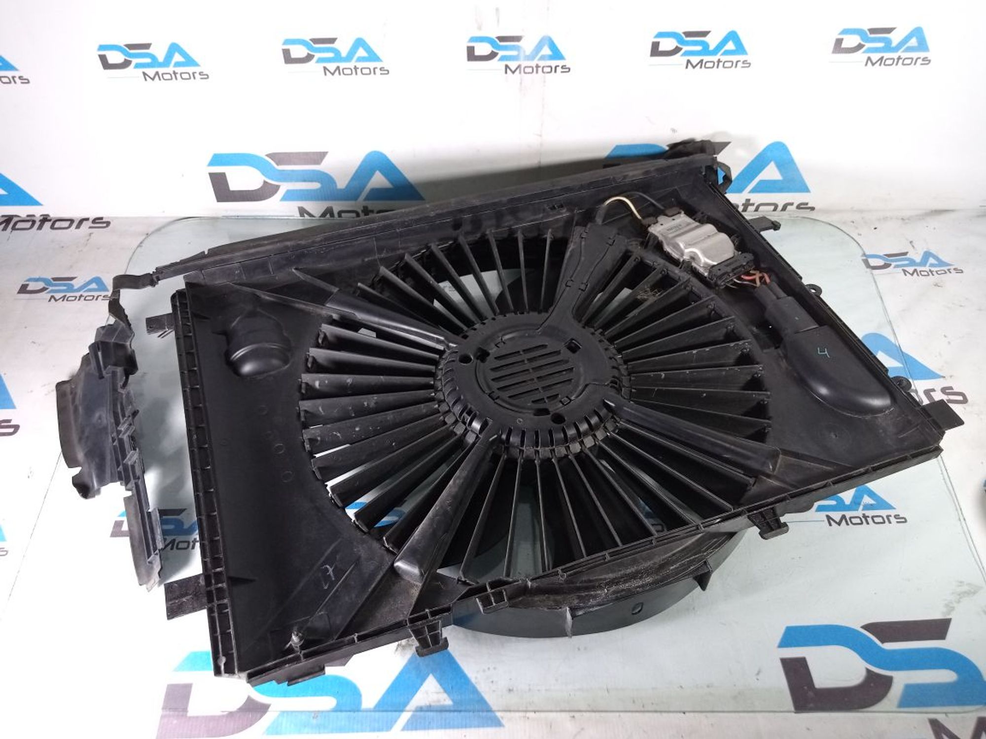 https://ycs.partsauto.market/partsauto-images/thmbs/userImages/b7628e092085f1f91467af1afb6e7630/part/71d7bcfb-58bc-4490-8d33-7bb3465e9d1c_1734111571222.jpg