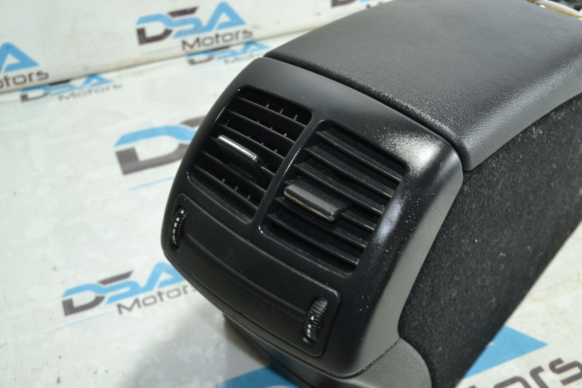 https://ycs.partsauto.market/partsauto-images/thmbs/userImages/b7628e092085f1f91467af1afb6e7630/part/721b9ab7-4333-4a92-8c27-cd52c282395e_1780918288153.jpg