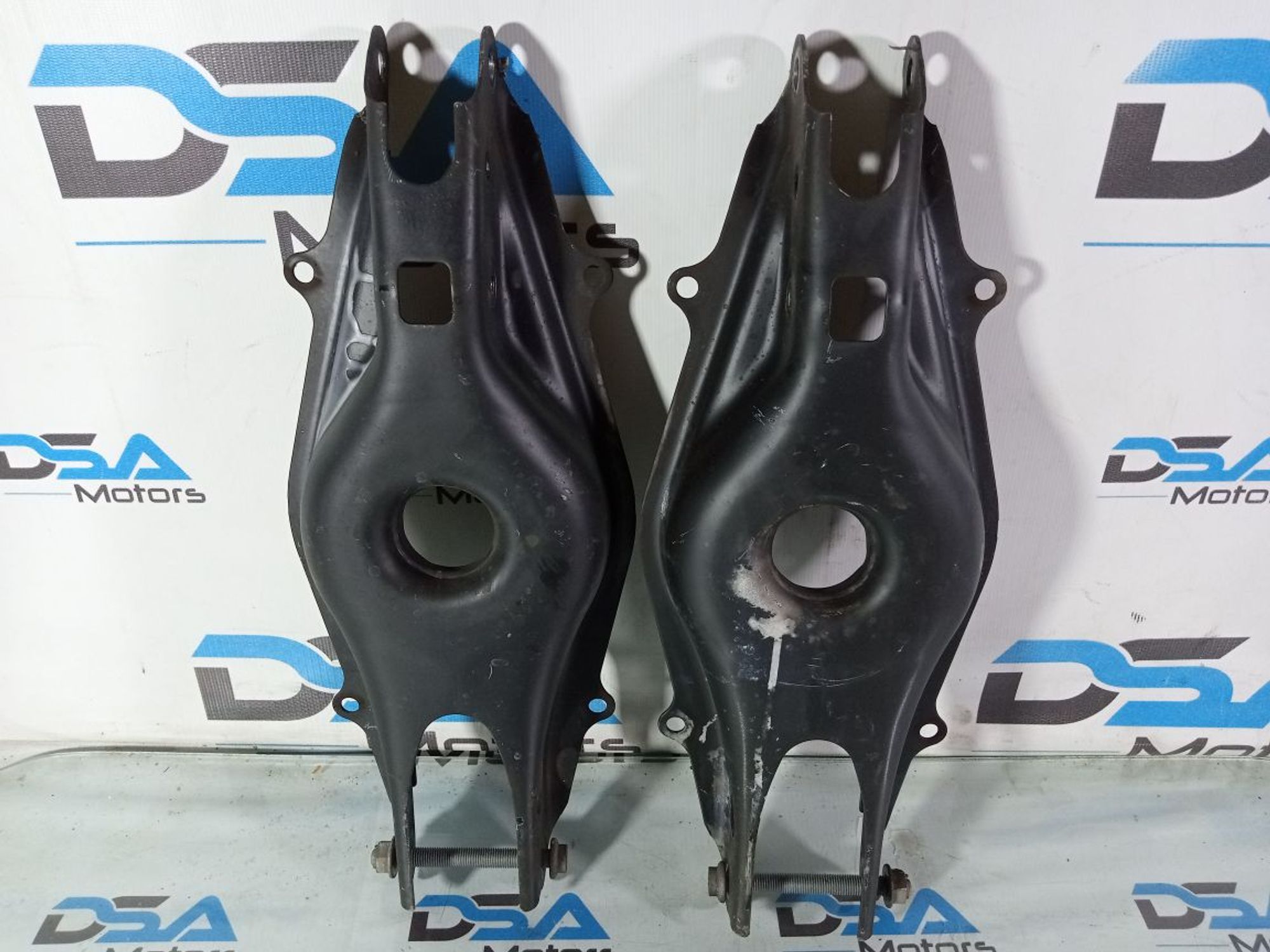 https://ycs.partsauto.market/partsauto-images/thmbs/userImages/b7628e092085f1f91467af1afb6e7630/part/72c2e163-5b24-4b27-bae3-92b09f6346a4_1736934929238.jpg