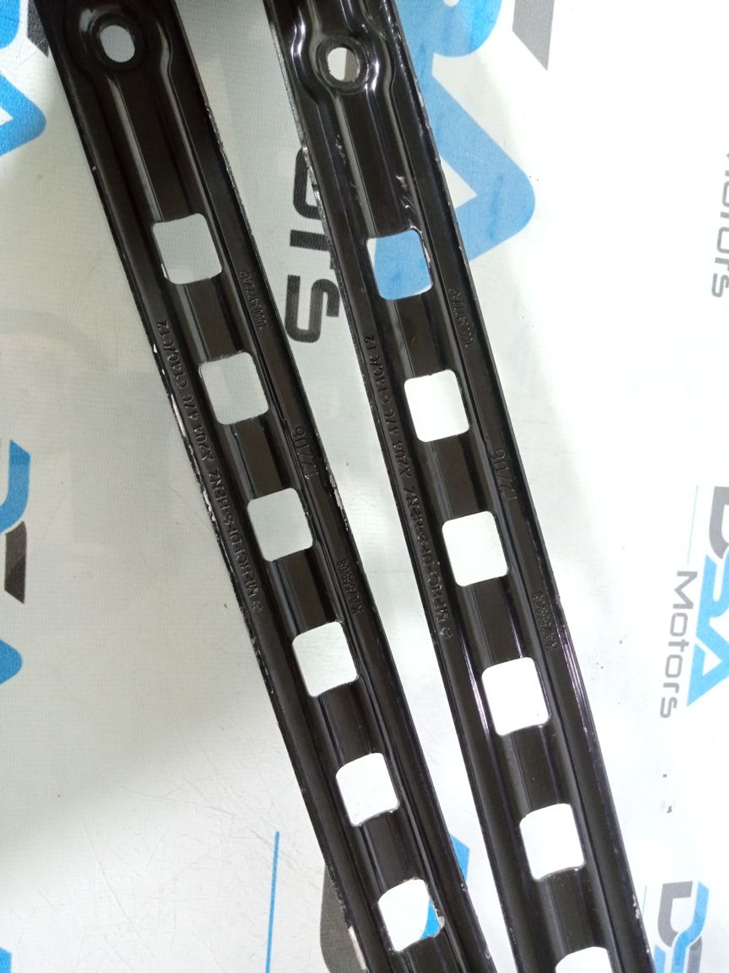 https://ycs.partsauto.market/partsauto-images/thmbs/userImages/b7628e092085f1f91467af1afb6e7630/part/7387cea1-cb67-4700-bb8e-2ff8d6505f09_1747213071793.jpg