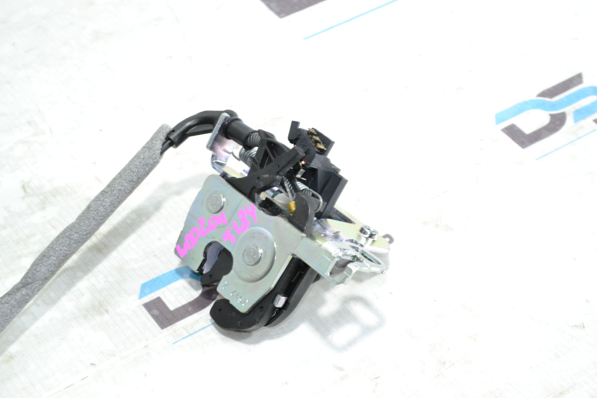 https://ycs.partsauto.market/partsauto-images/thmbs/userImages/b7628e092085f1f91467af1afb6e7630/part/73af2815-2ecf-421a-b001-36cc1584b451_1780912516409.jpg