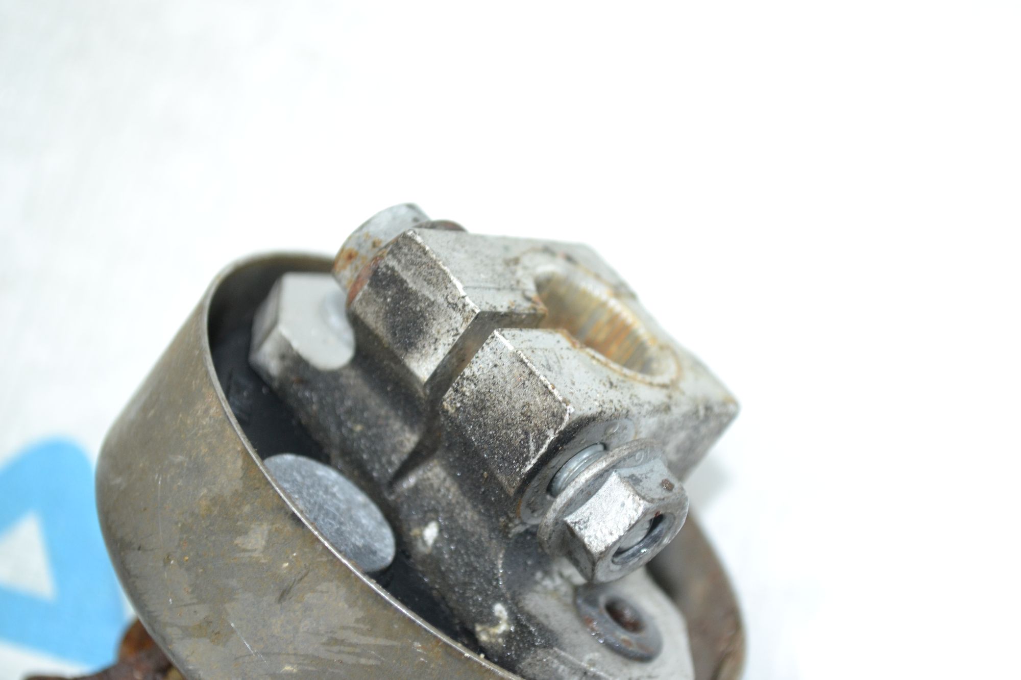 https://ycs.partsauto.market/partsauto-images/thmbs/userImages/b7628e092085f1f91467af1afb6e7630/part/7416bf5d-a7ce-4087-87d3-846d0f25ba47_1780313925459.jpg