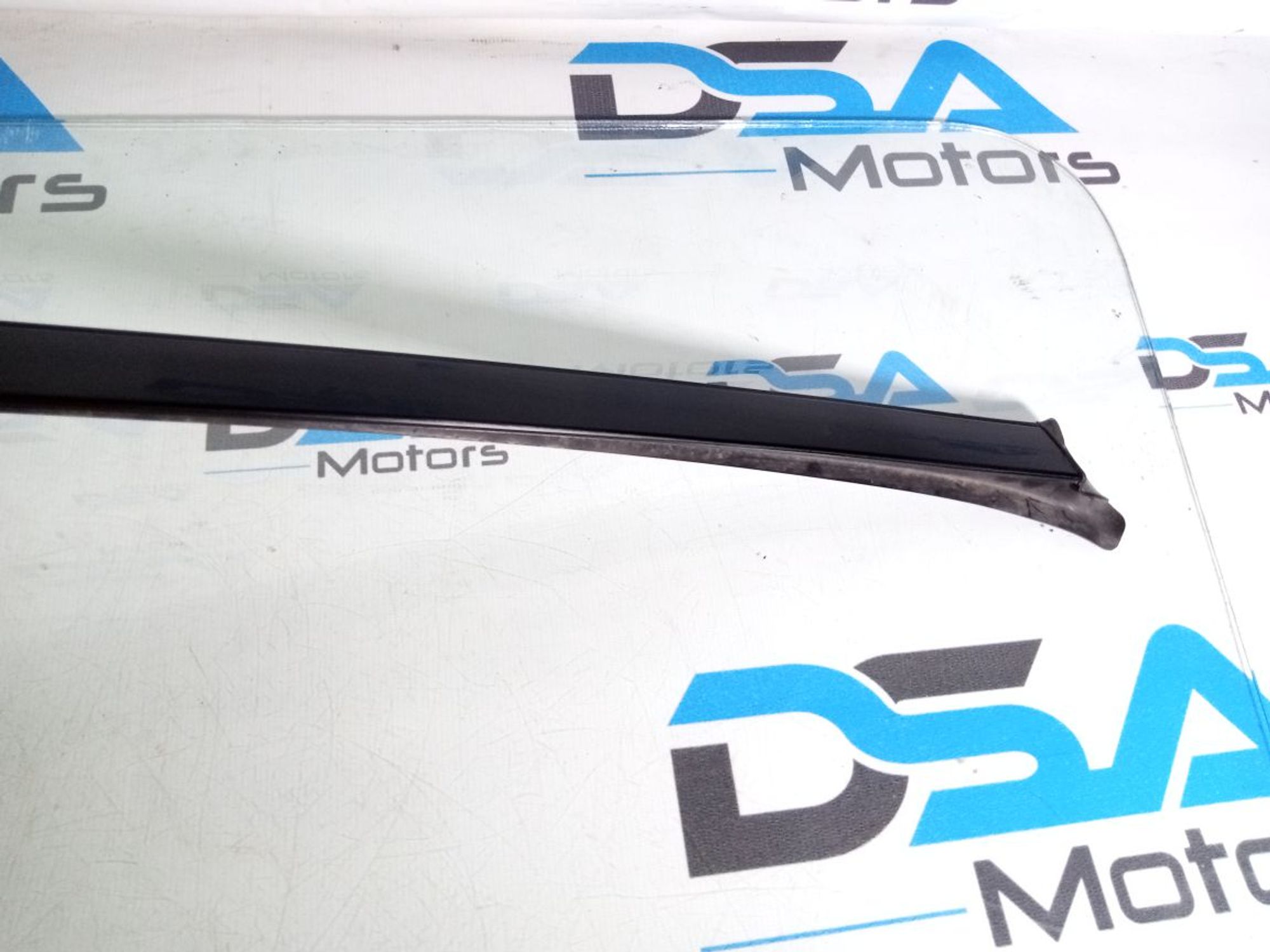 https://ycs.partsauto.market/partsauto-images/thmbs/userImages/b7628e092085f1f91467af1afb6e7630/part/74913150-7a6d-46bd-abdd-4fe3c2a87ce4_1746166797935.jpg