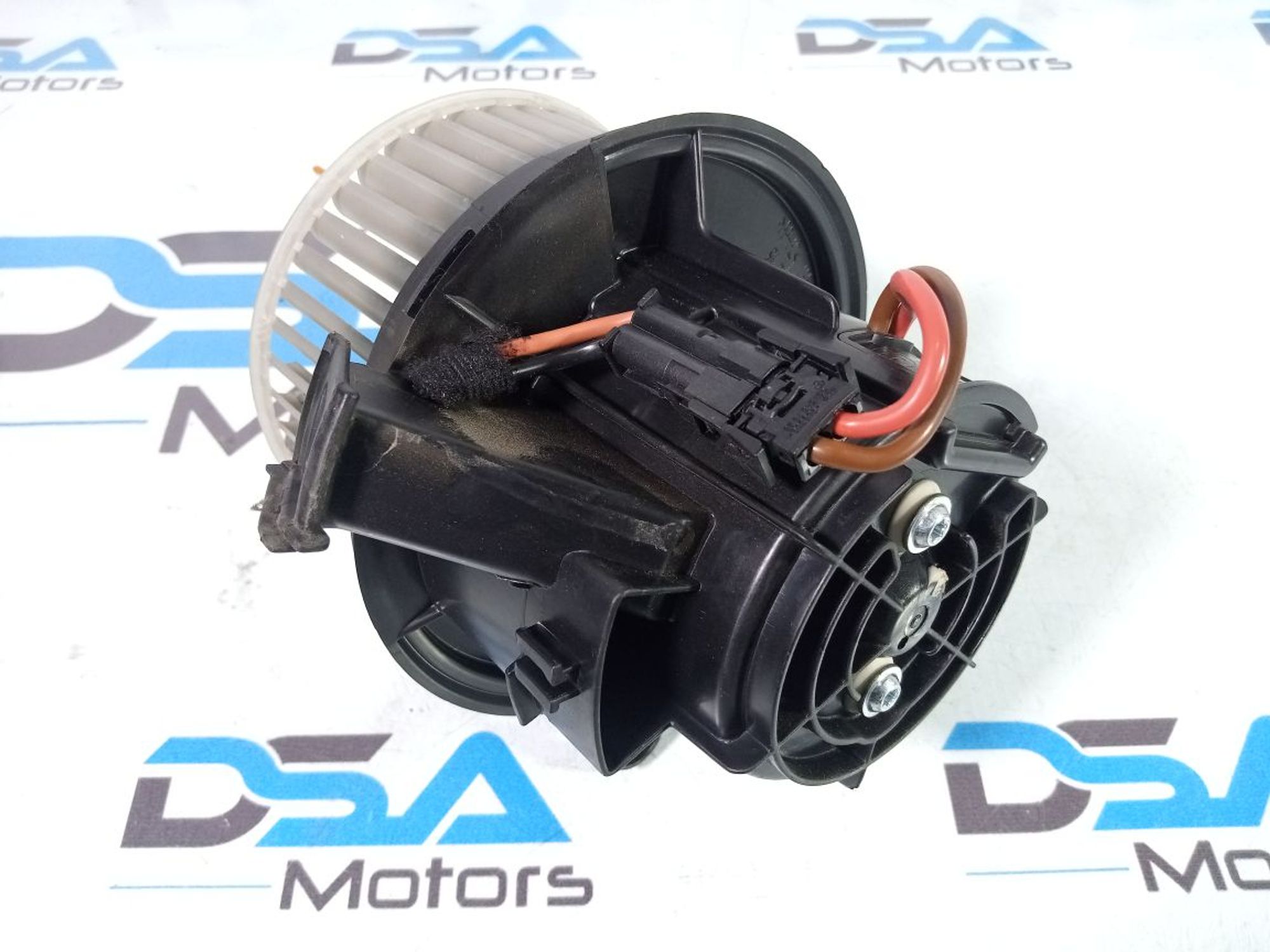 https://ycs.partsauto.market/partsauto-images/thmbs/userImages/b7628e092085f1f91467af1afb6e7630/part/74ef928b-e27c-4847-af86-8ccb30db9e72_1735305328094.jpg