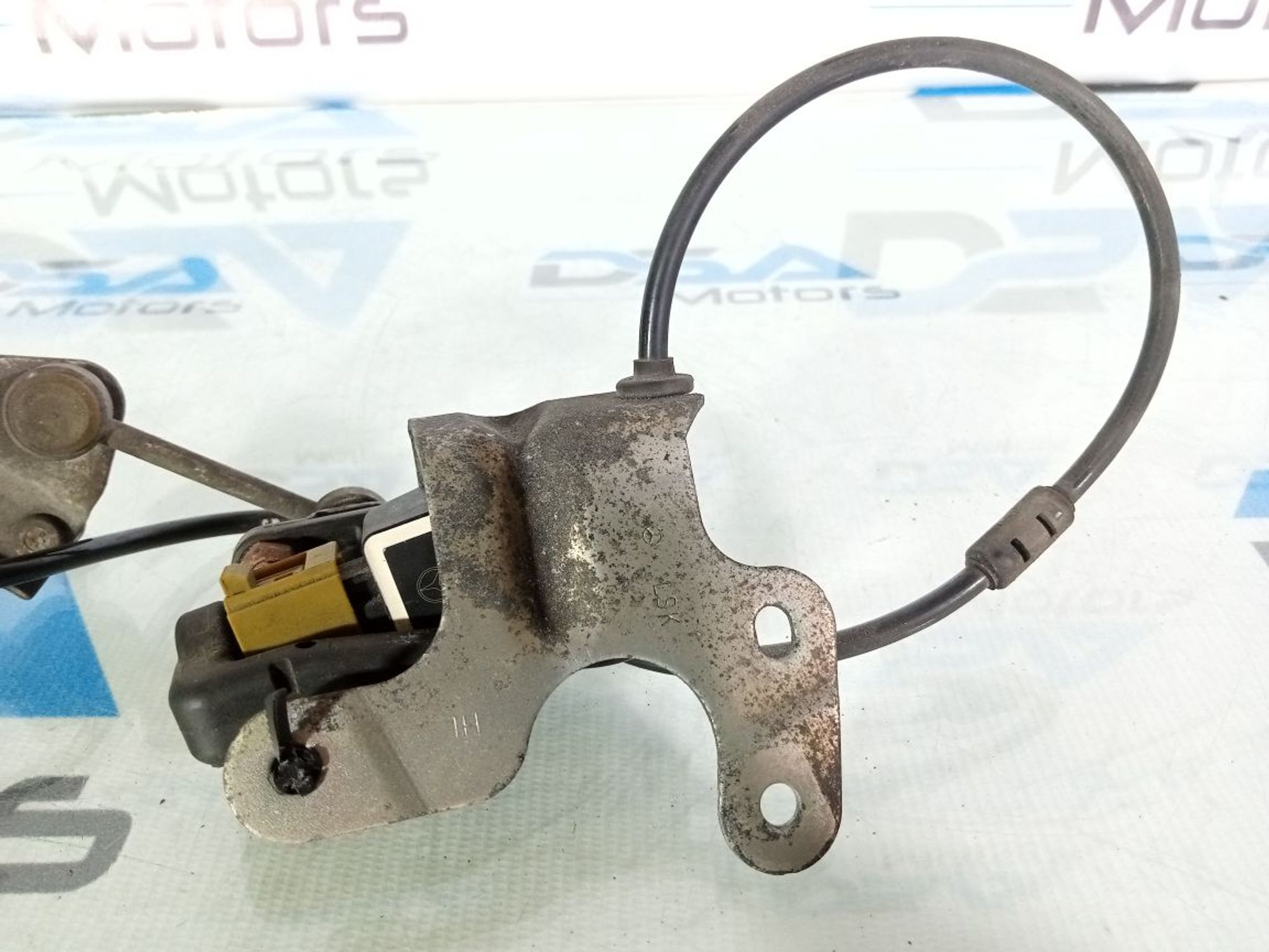 https://ycs.partsauto.market/partsauto-images/thmbs/userImages/b7628e092085f1f91467af1afb6e7630/part/7546bbd8-36a8-4ded-b412-e793149adc47_1740485880895.jpg