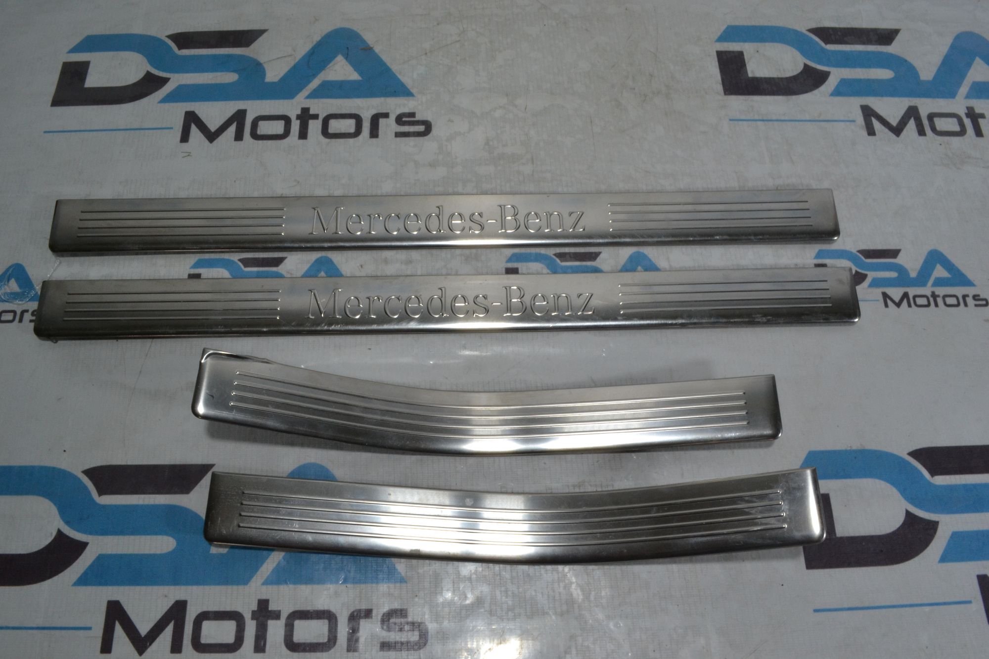 https://ycs.partsauto.market/partsauto-images/thmbs/userImages/b7628e092085f1f91467af1afb6e7630/part/76128b51-ce8e-4ba1-97e9-088c8775a620_1779803863067.jpg