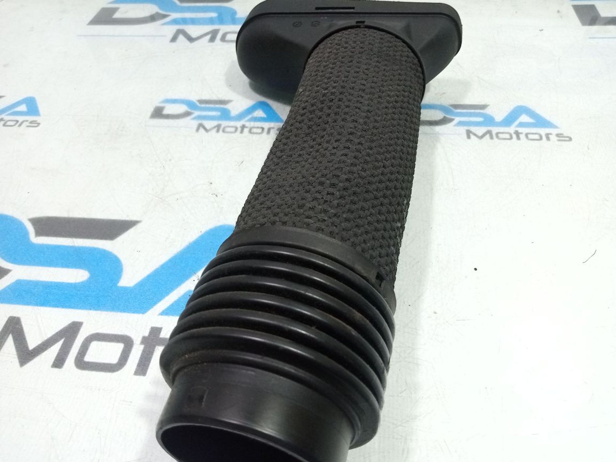 https://ycs.partsauto.market/partsauto-images/thmbs/userImages/b7628e092085f1f91467af1afb6e7630/part/766e496a-881f-4796-8b28-91e156cf53e7_1749061314452.jpg