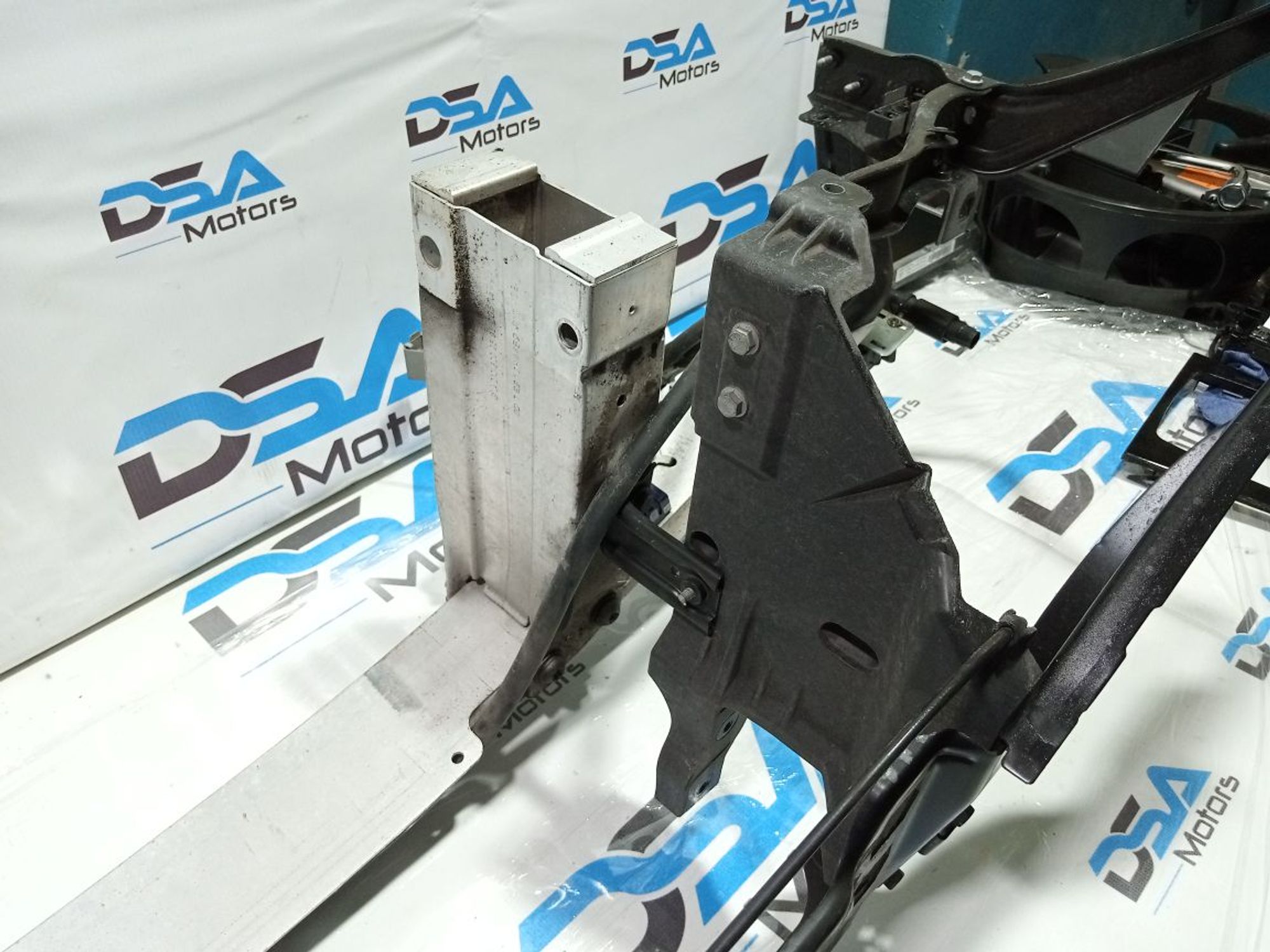 https://ycs.partsauto.market/partsauto-images/thmbs/userImages/b7628e092085f1f91467af1afb6e7630/part/76ac8ab4-1036-4507-ba53-fd726170e811_1749494546388.jpg