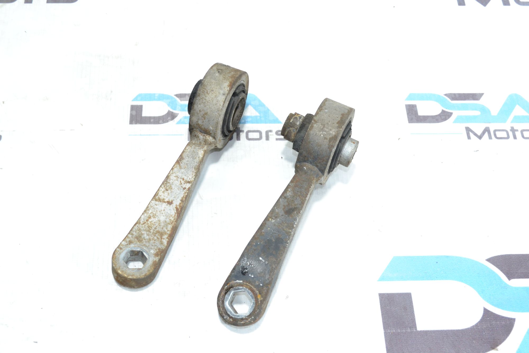 https://ycs.partsauto.market/partsauto-images/thmbs/userImages/b7628e092085f1f91467af1afb6e7630/part/7773d775-d1f7-42a3-a8fe-031553708219_1780039414069.jpg