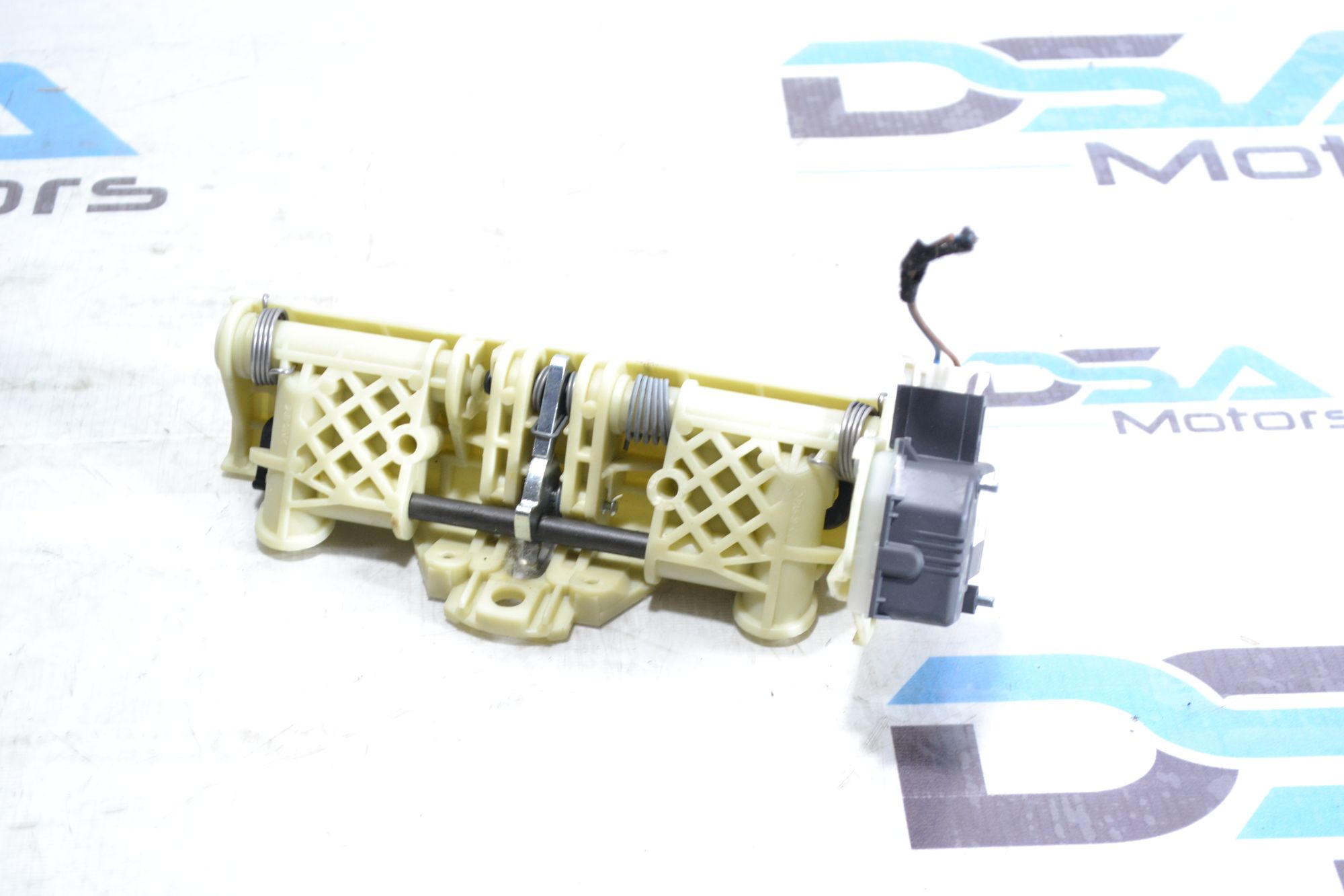 https://ycs.partsauto.market/partsauto-images/thmbs/userImages/b7628e092085f1f91467af1afb6e7630/part/77f49dc3-9c57-4549-83ae-85bd4105722d_1780559339364.jpg