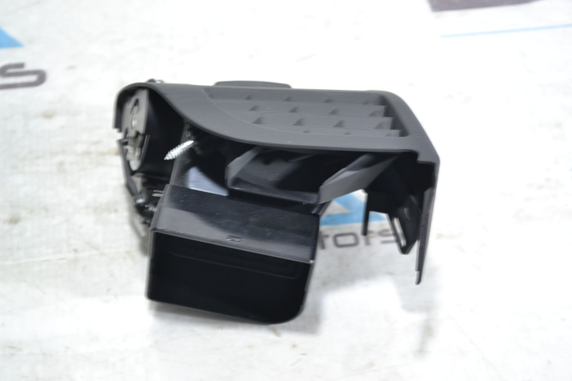 https://ycs.partsauto.market/partsauto-images/thmbs/userImages/b7628e092085f1f91467af1afb6e7630/part/7802d48e-e0aa-408e-ae3f-93678408291a_1780575057216.jpg