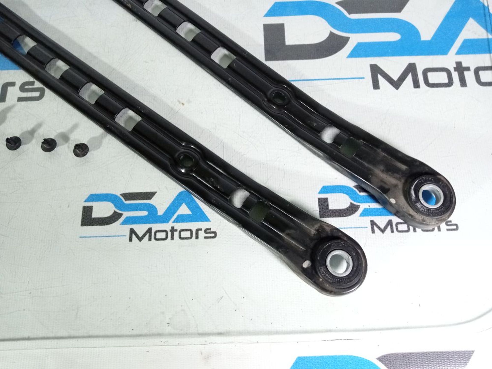 https://ycs.partsauto.market/partsauto-images/thmbs/userImages/b7628e092085f1f91467af1afb6e7630/part/793be3b1-2418-4f5e-971b-dcf4db5c1d90_1746960151888.jpg