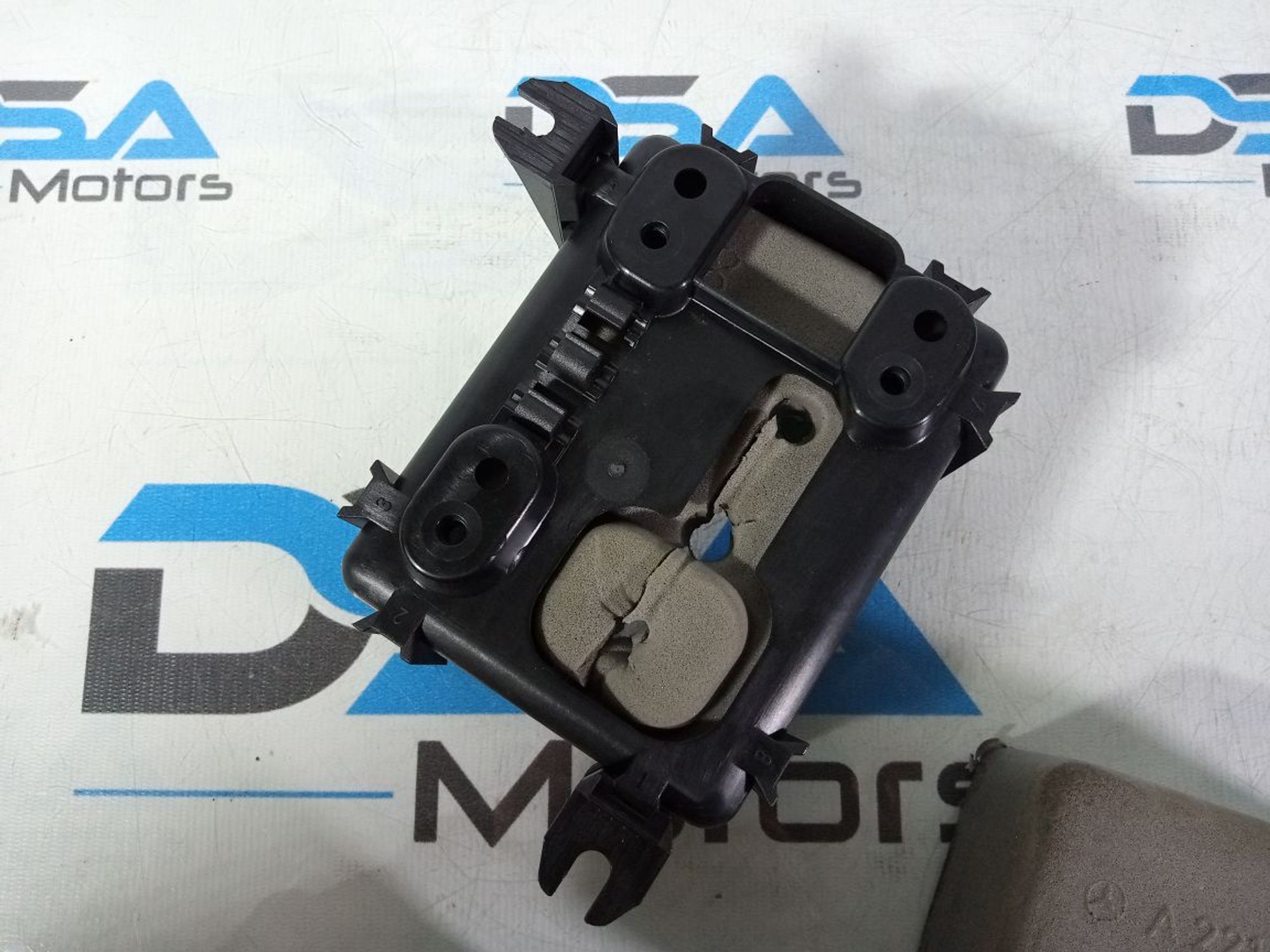 https://ycs.partsauto.market/partsauto-images/thmbs/userImages/b7628e092085f1f91467af1afb6e7630/part/797ec95f-5bad-4826-ab52-6238d524fc86_1742647170760.jpg
