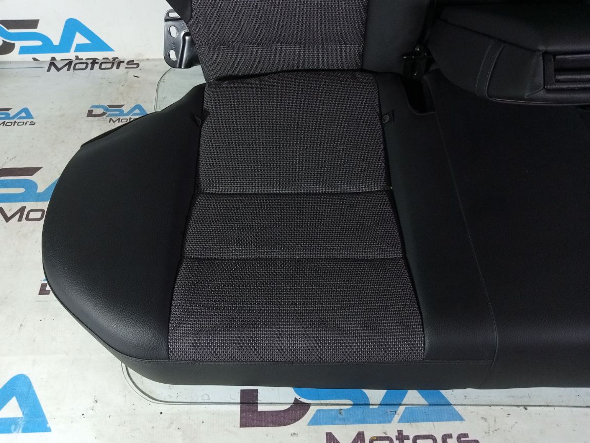 https://ycs.partsauto.market/partsauto-images/thmbs/userImages/b7628e092085f1f91467af1afb6e7630/part/799e3bc4-1867-4520-b4a2-4fee72e18b52_1738218810923.jpg