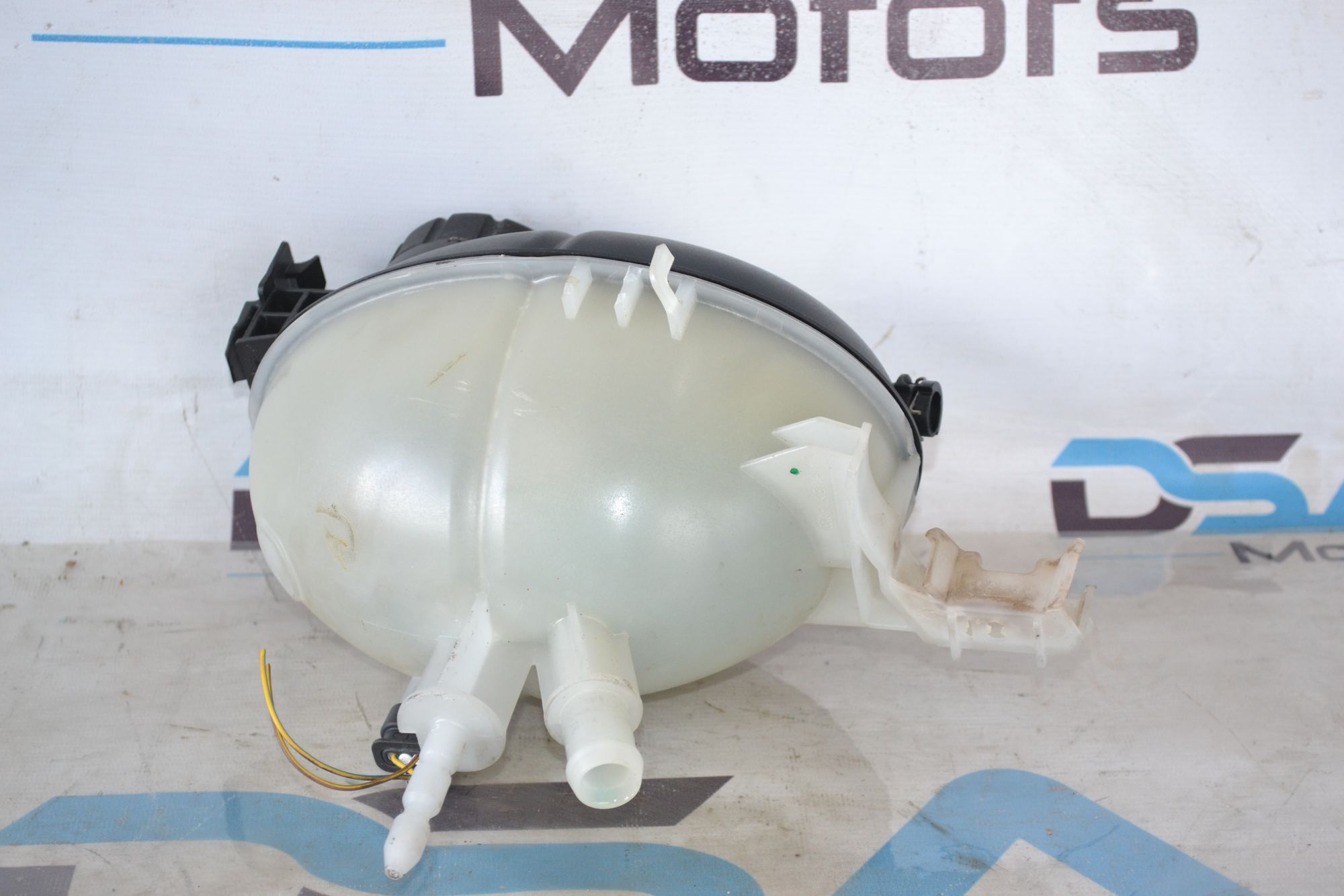 https://ycs.partsauto.market/partsauto-images/thmbs/userImages/b7628e092085f1f91467af1afb6e7630/part/7b0157a6-7375-4d12-8aef-085a0e7e515c_1785418502792.jpg