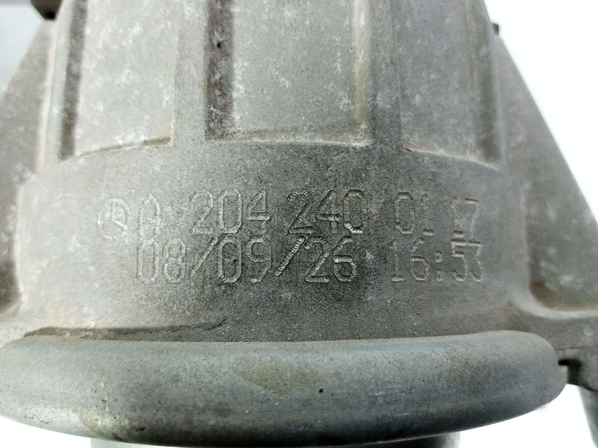 https://ycs.partsauto.market/partsauto-images/thmbs/userImages/b7628e092085f1f91467af1afb6e7630/part/7b1a4ef4-350b-4691-9f8a-4d578923f7ae_1737971992340.jpg