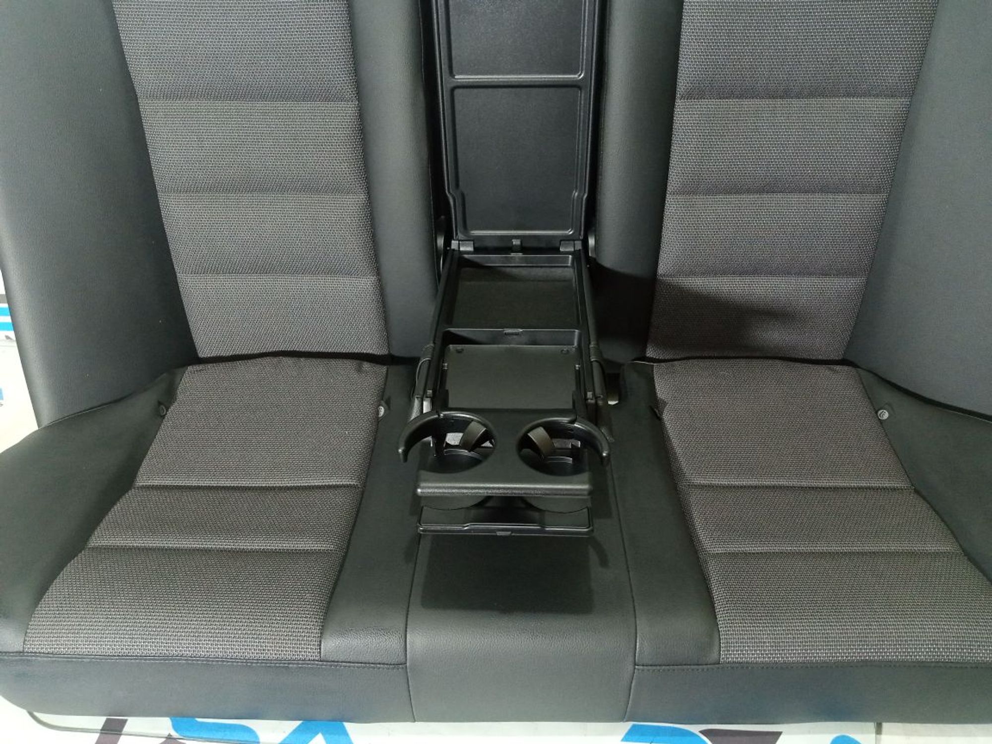https://ycs.partsauto.market/partsauto-images/thmbs/userImages/b7628e092085f1f91467af1afb6e7630/part/7b271fcc-8440-4517-b589-594b589685af_1730565507645.jpg