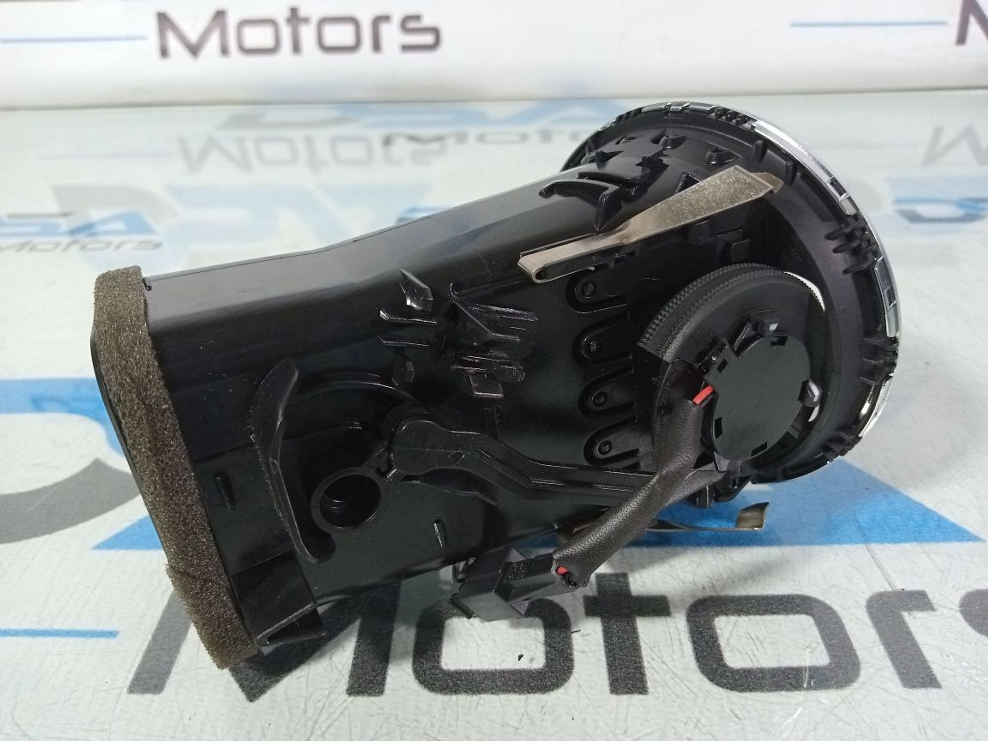 https://ycs.partsauto.market/partsauto-images/thmbs/userImages/b7628e092085f1f91467af1afb6e7630/part/7b38d9b8-00f3-40b5-ad1a-06ff6a90420f_1747662415340.jpg