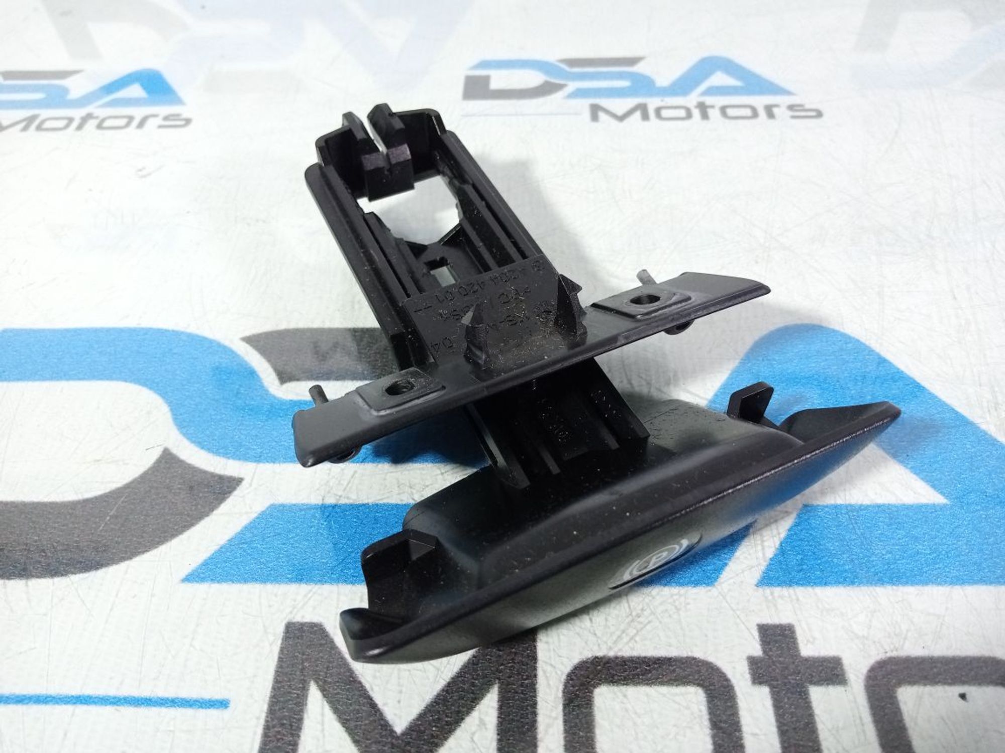 https://ycs.partsauto.market/partsauto-images/thmbs/userImages/b7628e092085f1f91467af1afb6e7630/part/7badda6e-db39-4ac1-b3af-ff663af68201_1747719306876.jpg