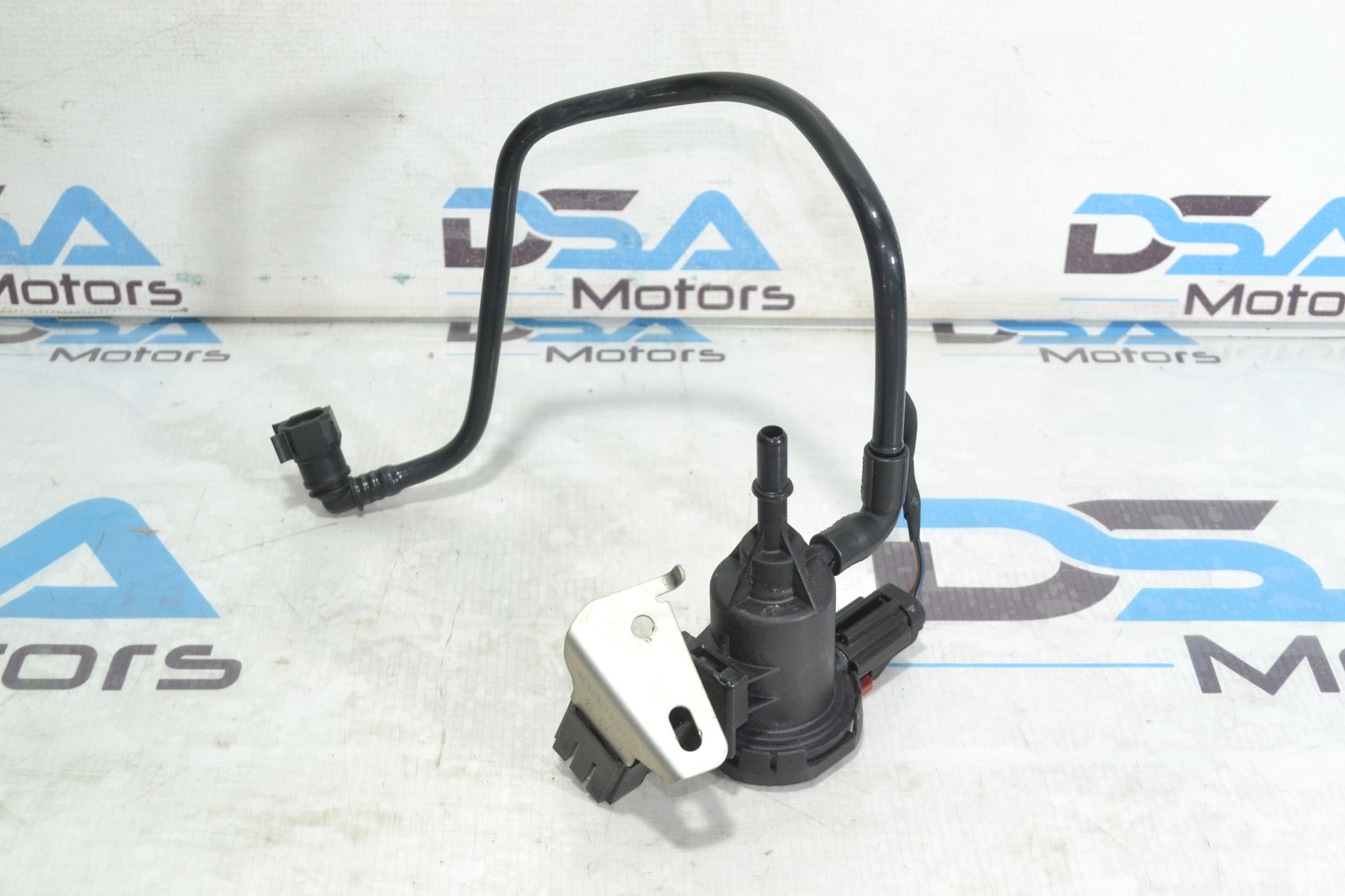 https://ycs.partsauto.market/partsauto-images/thmbs/userImages/b7628e092085f1f91467af1afb6e7630/part/7bc2d1cf-8cb6-4af4-92d1-87b8fa0c0317_1781244468075.jpg