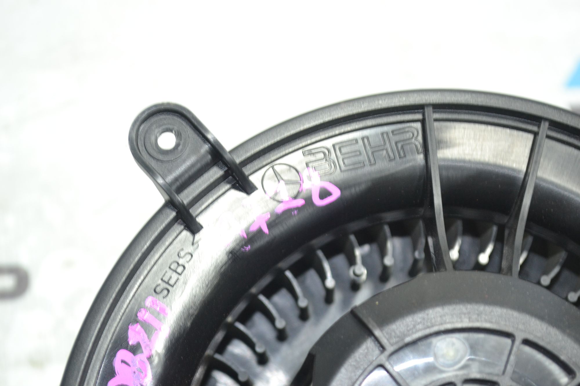 https://ycs.partsauto.market/partsauto-images/thmbs/userImages/b7628e092085f1f91467af1afb6e7630/part/7bf95d09-b0a7-483b-bdbd-04d4841a8ec7_1781093991749.jpg