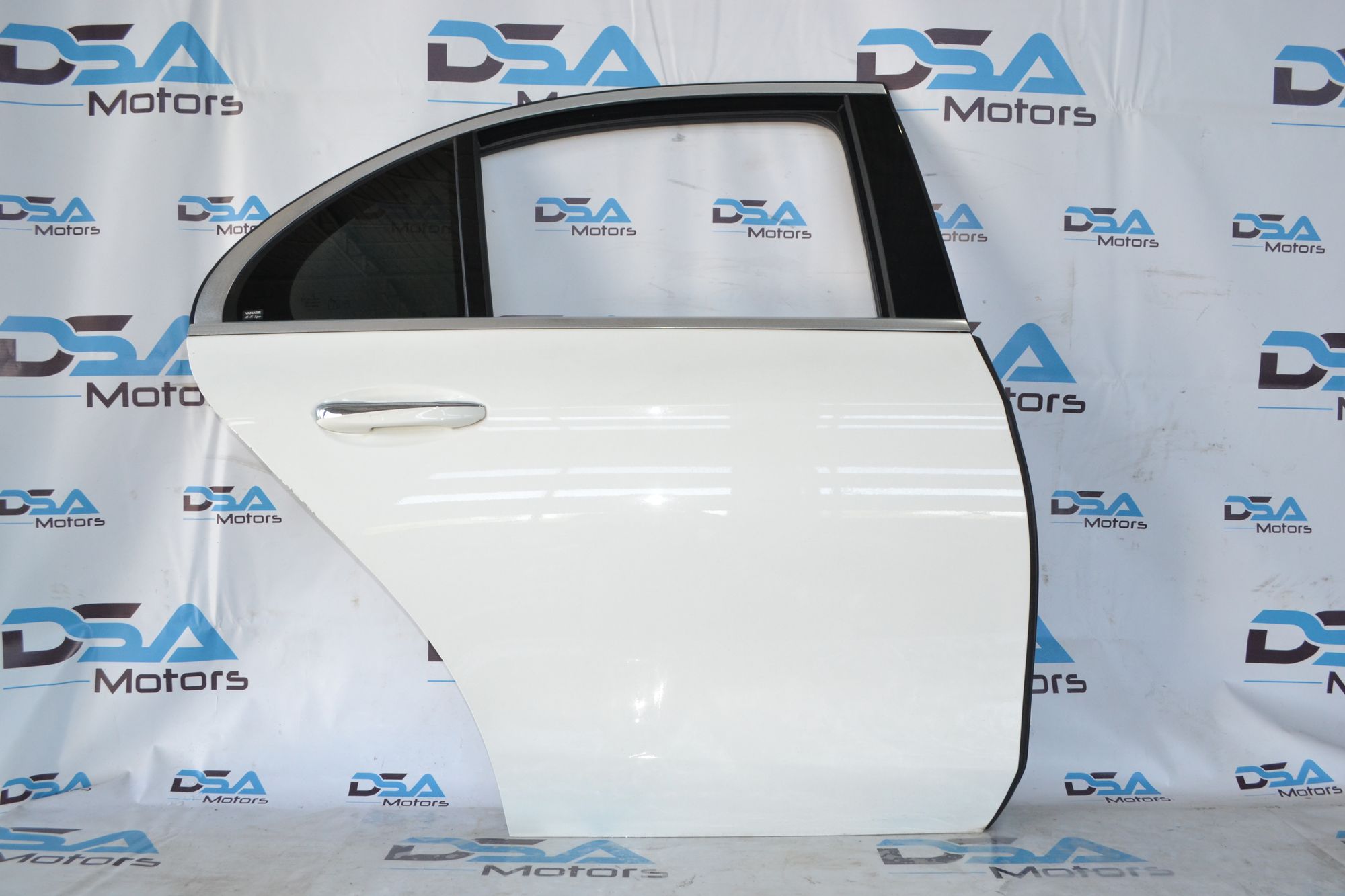 https://ycs.partsauto.market/partsauto-images/thmbs/userImages/b7628e092085f1f91467af1afb6e7630/part/7c304818-6126-4f4d-b114-a1ee414a14ed_1782913343828.jpg