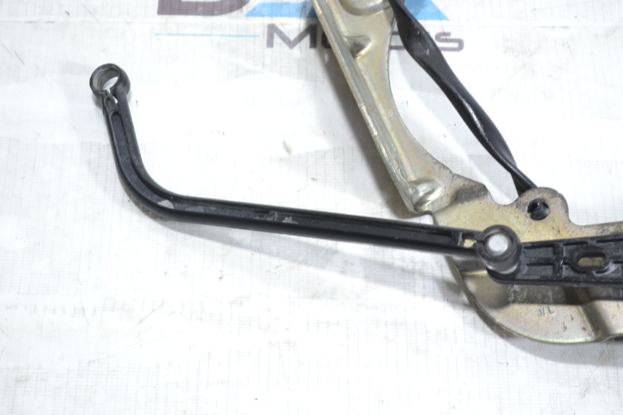 https://ycs.partsauto.market/partsauto-images/thmbs/userImages/b7628e092085f1f91467af1afb6e7630/part/7cac1523-e9ad-42ce-be7f-b5b4c8513d03_1781004525653.jpg