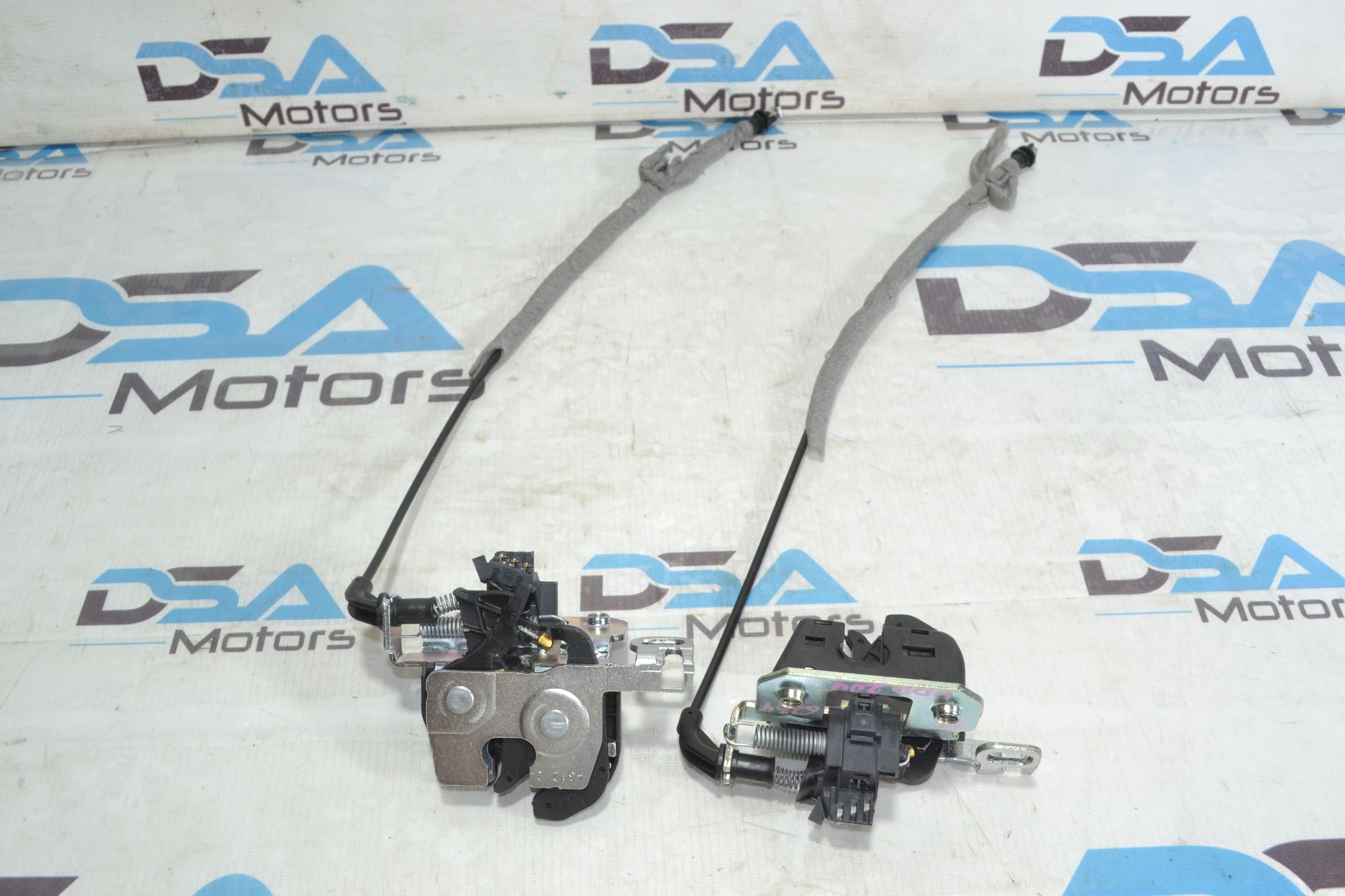 https://ycs.partsauto.market/partsauto-images/thmbs/userImages/b7628e092085f1f91467af1afb6e7630/part/7d595123-c281-4441-9bf4-80039a405a18_1781252810250.jpg
