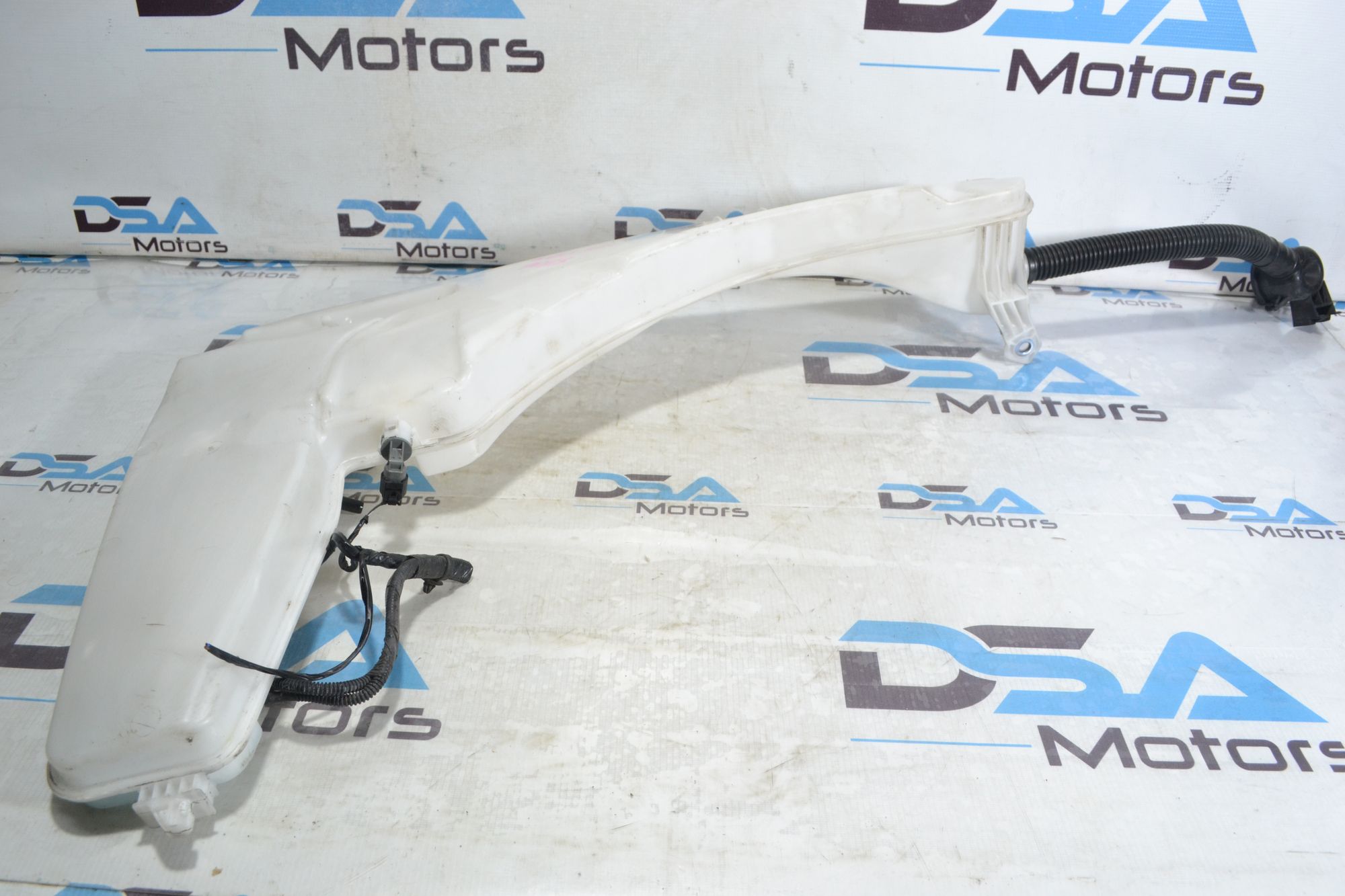 https://ycs.partsauto.market/partsauto-images/thmbs/userImages/b7628e092085f1f91467af1afb6e7630/part/7ddb7bf8-fe39-4e8d-bbaa-4178945862b1_1781262431898.jpg