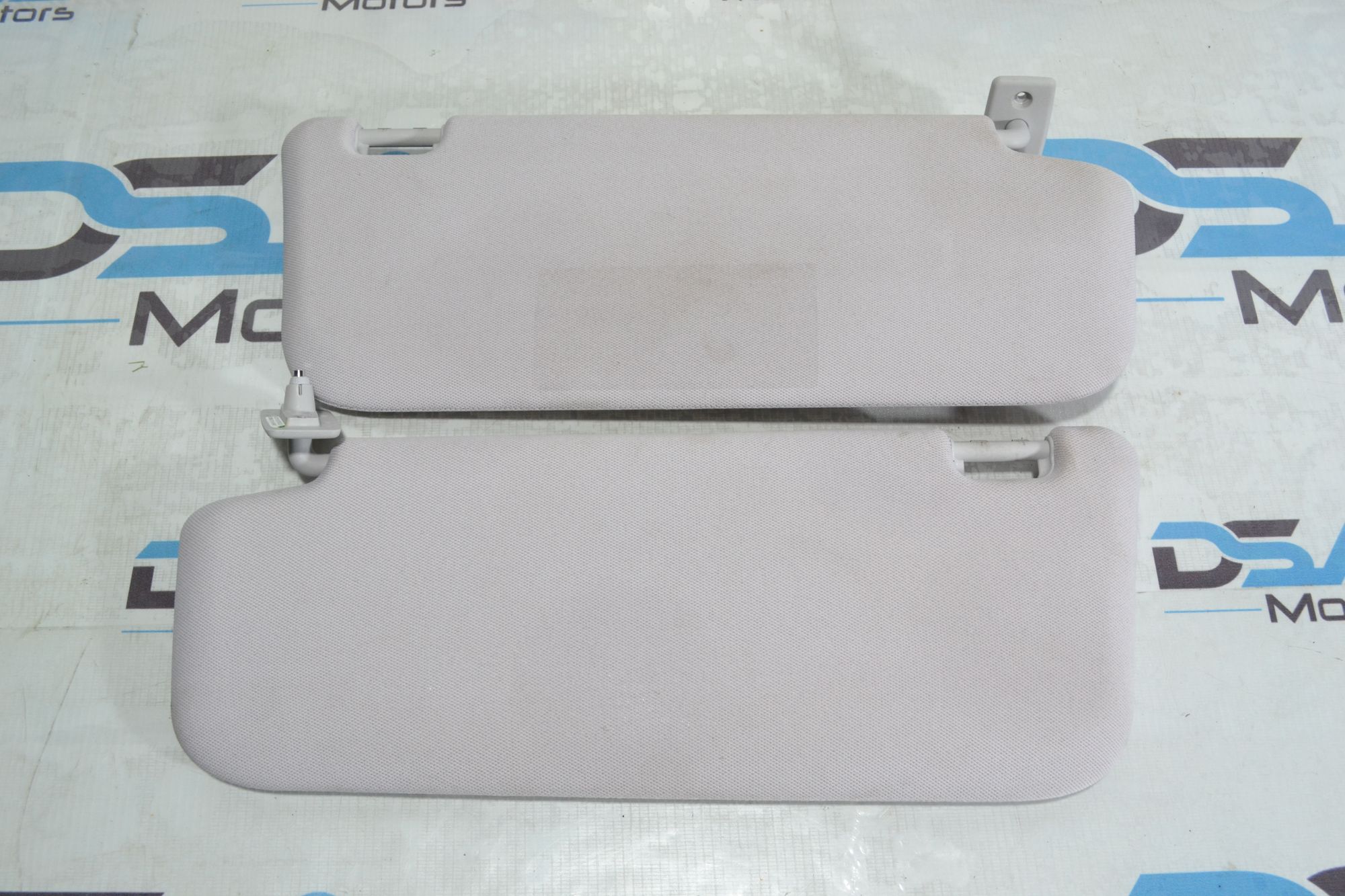 https://ycs.partsauto.market/partsauto-images/thmbs/userImages/b7628e092085f1f91467af1afb6e7630/part/7dfbe424-d1d9-443d-9b8a-b1e4a03a20e6_1779347869380.jpg