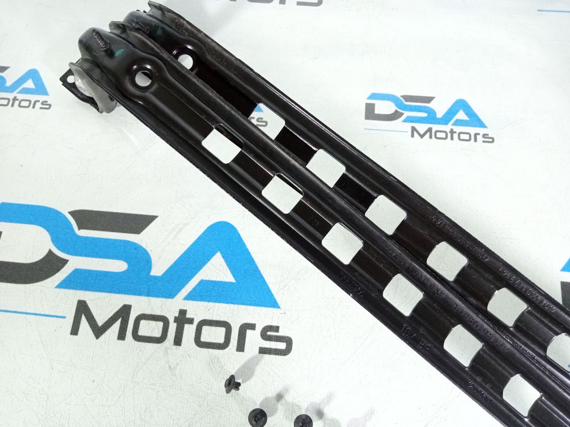 https://ycs.partsauto.market/partsauto-images/thmbs/userImages/b7628e092085f1f91467af1afb6e7630/part/7e8203dd-452c-4750-ad3e-e50d6ffe6e63_1746960185067.jpg
