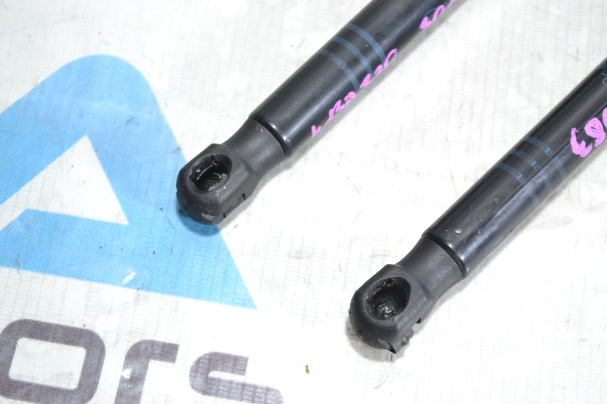 https://ycs.partsauto.market/partsauto-images/thmbs/userImages/b7628e092085f1f91467af1afb6e7630/part/7ea1ab70-26bc-43ab-8b80-17f19a725713_1780558476925.jpg