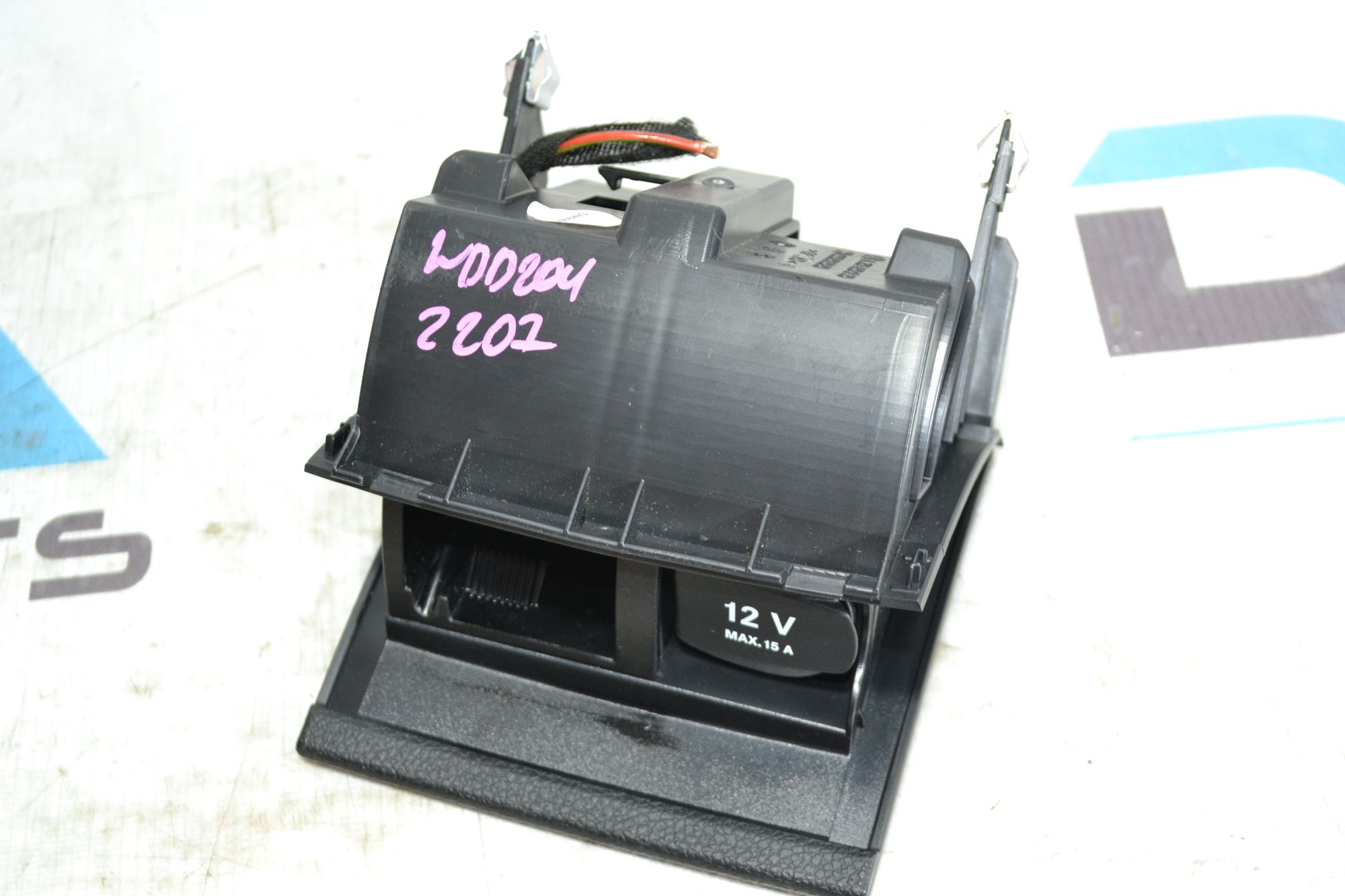 https://ycs.partsauto.market/partsauto-images/thmbs/userImages/b7628e092085f1f91467af1afb6e7630/part/7f7a63bb-5d85-4867-94f8-4c5b0d016184_1785496767436.jpg