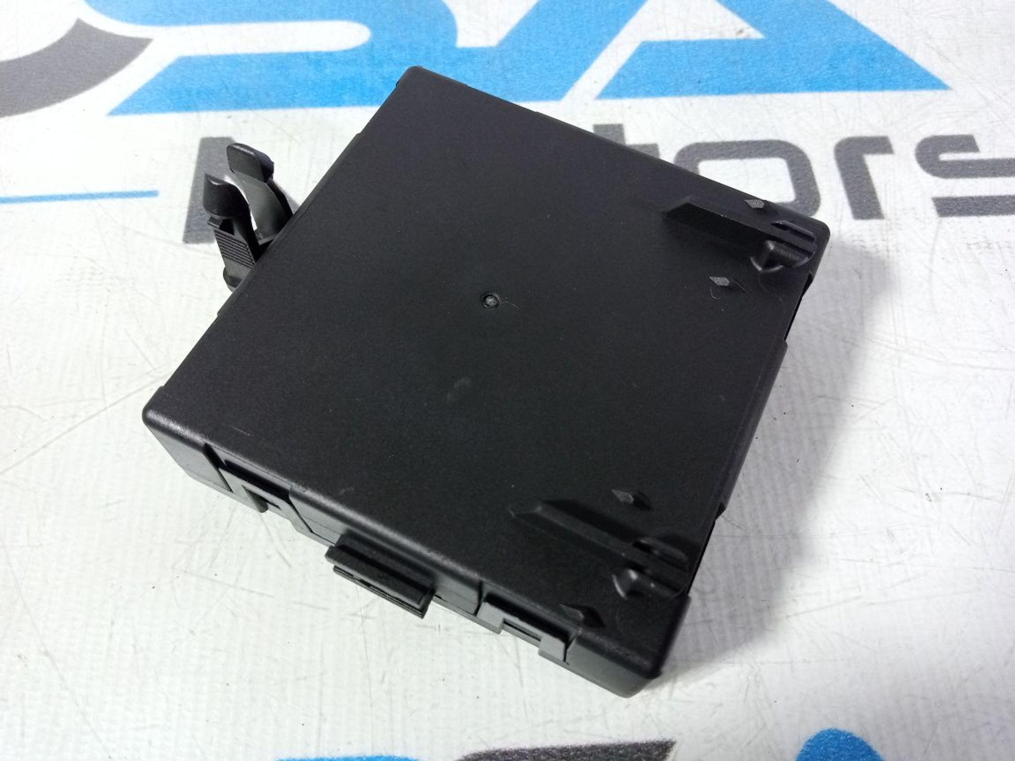 https://ycs.partsauto.market/partsauto-images/thmbs/userImages/b7628e092085f1f91467af1afb6e7630/part/80124fa5-285d-4dc0-9208-f908a0f85ec7_1742646611684.jpg