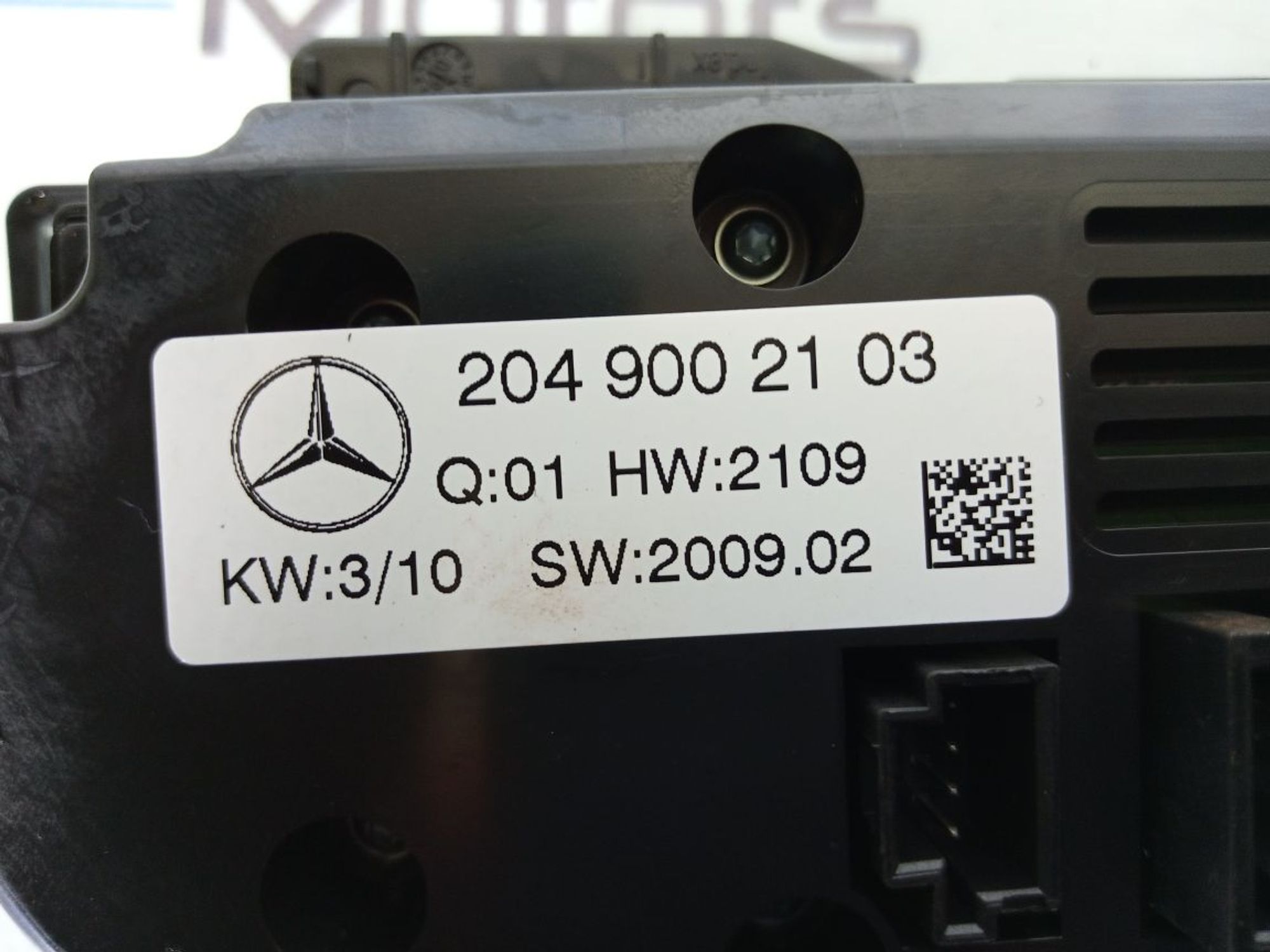 https://ycs.partsauto.market/partsauto-images/thmbs/userImages/b7628e092085f1f91467af1afb6e7630/part/805eb3bd-5238-47ac-82f9-50e3d1f45039_1730908045466.jpg
