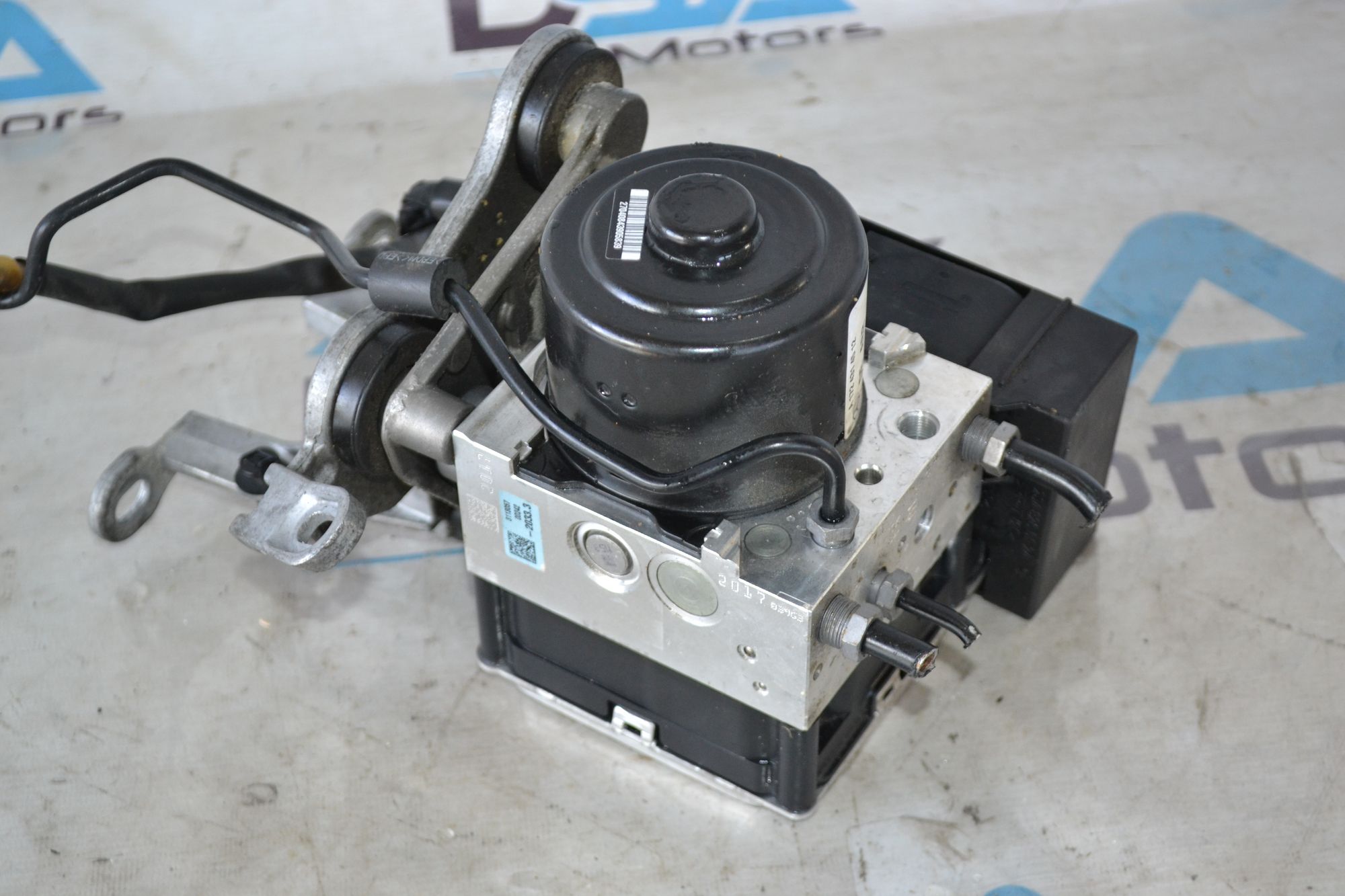 https://ycs.partsauto.market/partsauto-images/thmbs/userImages/b7628e092085f1f91467af1afb6e7630/part/810de9a7-94c5-4323-8544-c1ba69ba7db4_1785419861751.jpg