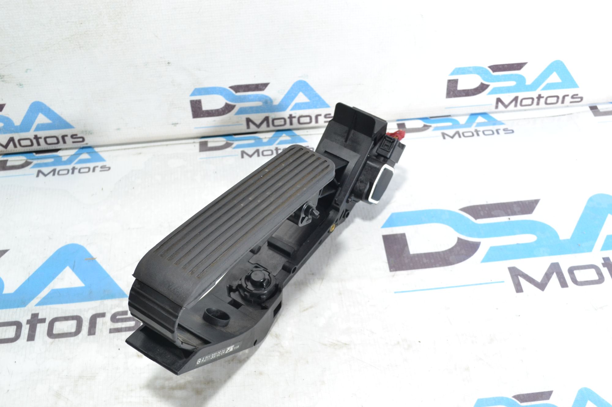 https://ycs.partsauto.market/partsauto-images/thmbs/userImages/b7628e092085f1f91467af1afb6e7630/part/81cf4500-41a9-41ea-a707-d3ddbfe06274_1780562935179.jpg