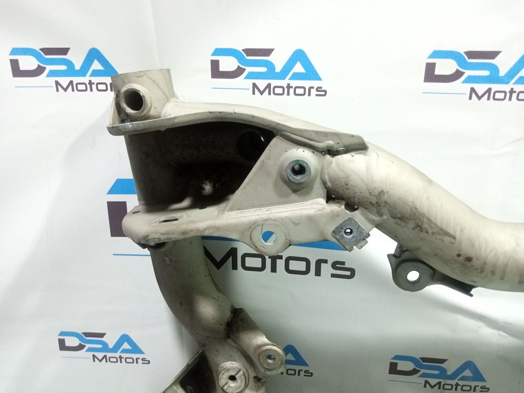 https://ycs.partsauto.market/partsauto-images/thmbs/userImages/b7628e092085f1f91467af1afb6e7630/part/82656c27-38c8-41bd-aa04-369eb920e730_1747897576101.jpg