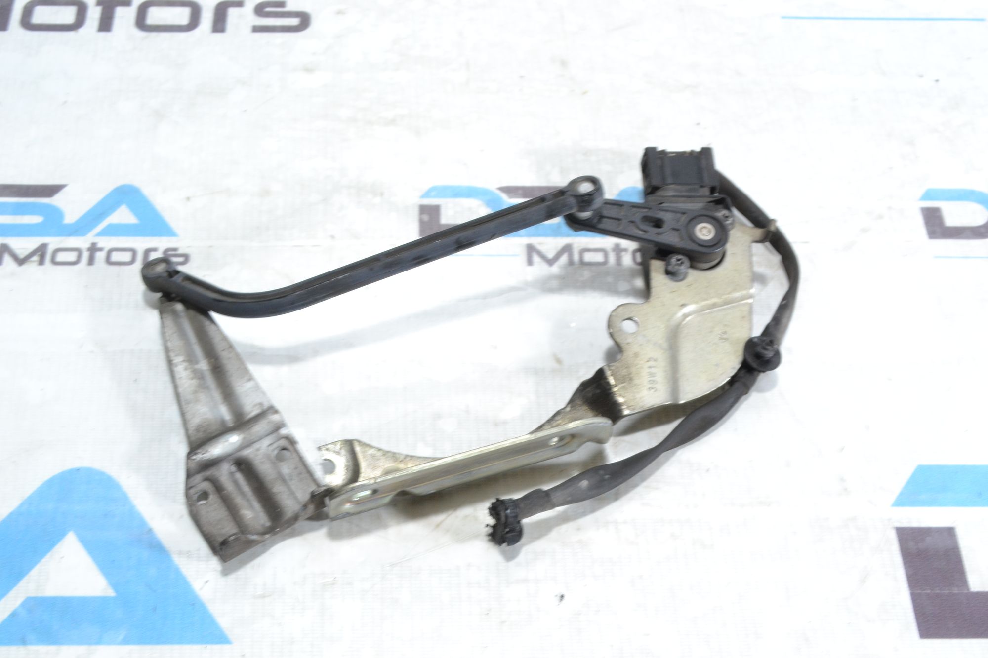 https://ycs.partsauto.market/partsauto-images/thmbs/userImages/b7628e092085f1f91467af1afb6e7630/part/8266be65-7068-4681-bb92-5690a7c4fe17_1780993774708.jpg