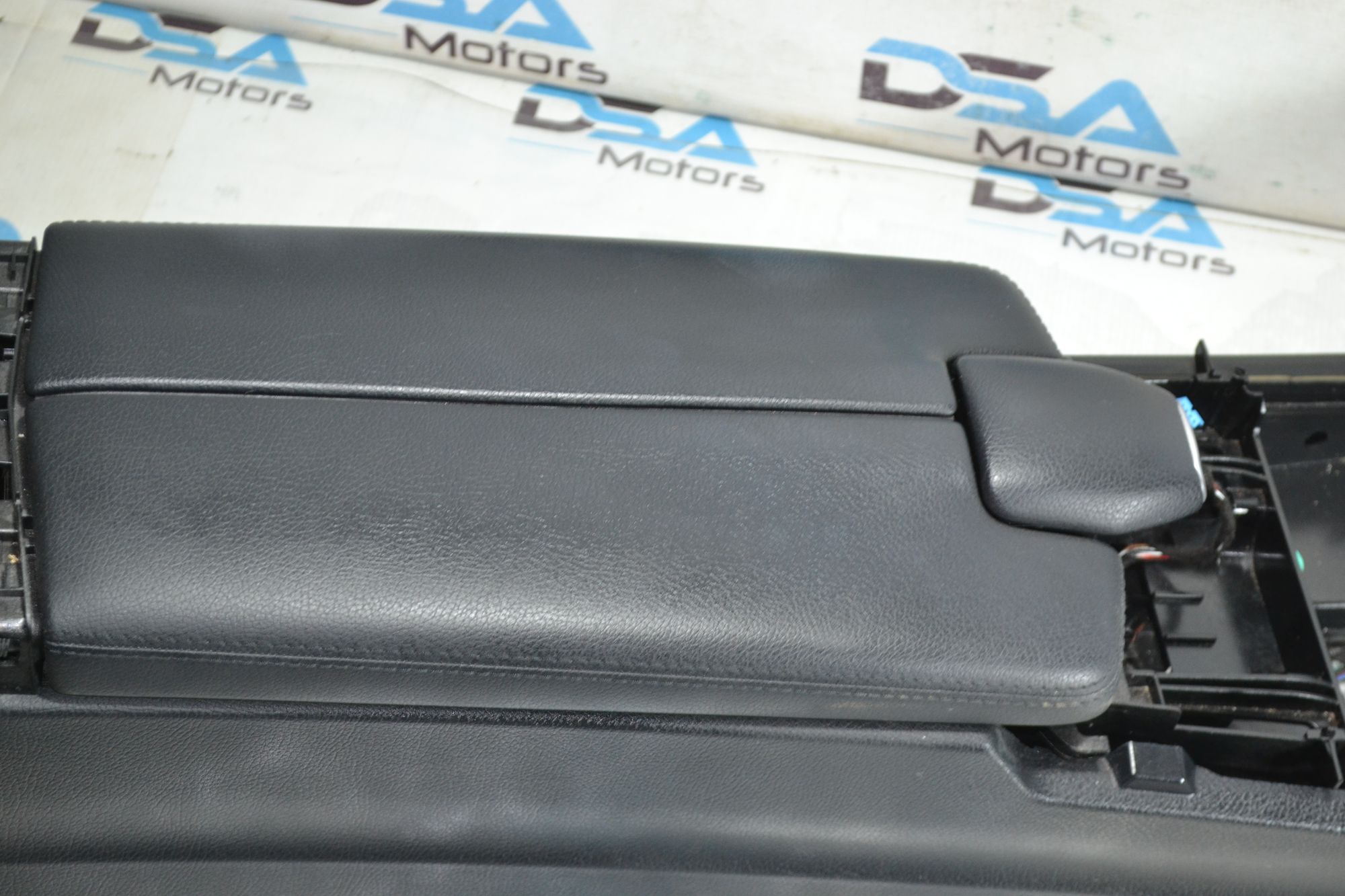 https://ycs.partsauto.market/partsauto-images/thmbs/userImages/b7628e092085f1f91467af1afb6e7630/part/829ec950-0fcd-4169-8b4c-85b3cb5f0152_1780917782541.jpg