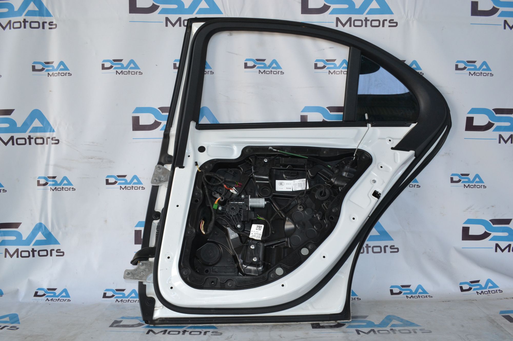 https://ycs.partsauto.market/partsauto-images/thmbs/userImages/b7628e092085f1f91467af1afb6e7630/part/83720132-8203-4dbc-95a1-22e6626292a7_1782913344587.jpg