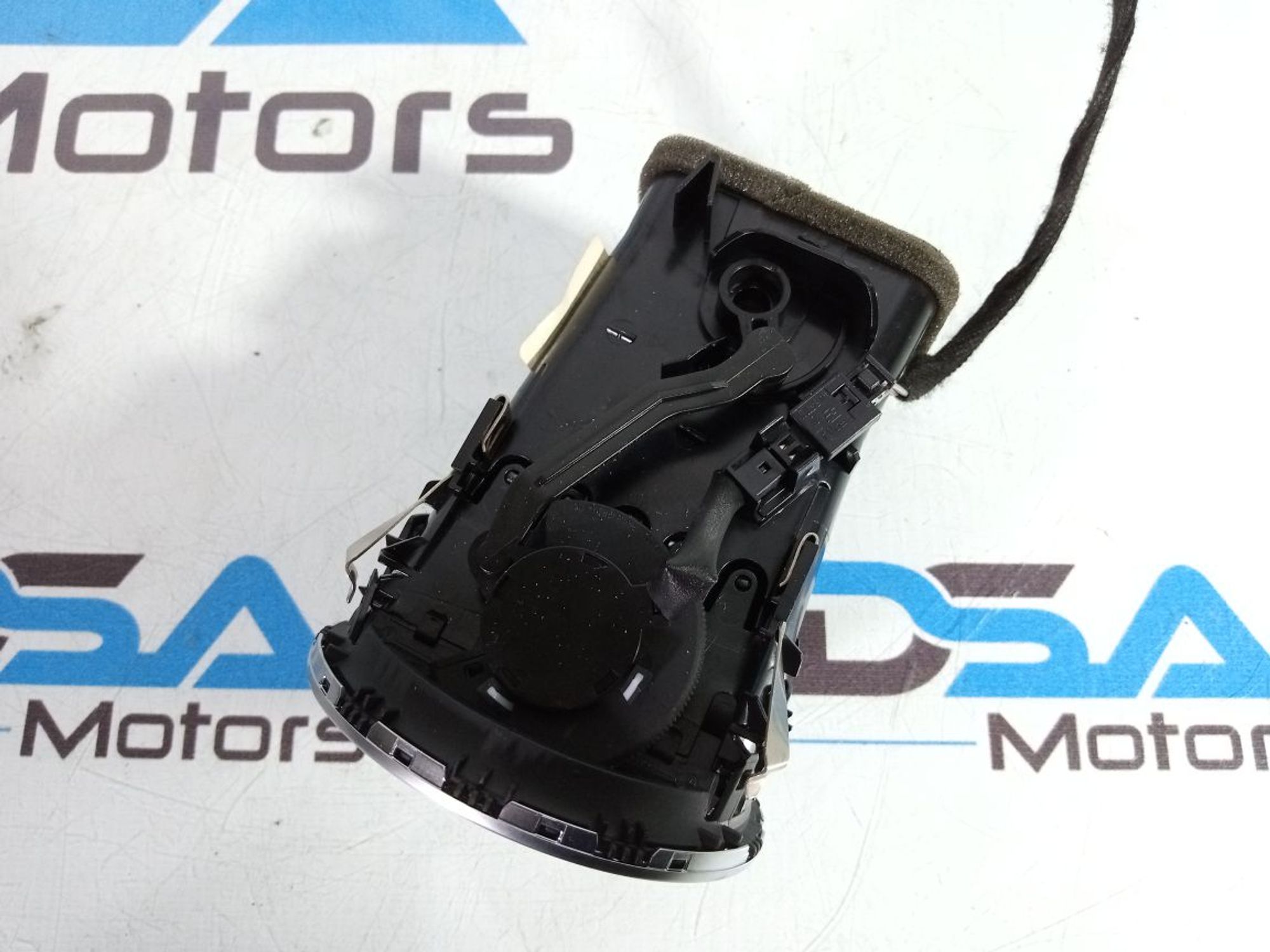 https://ycs.partsauto.market/partsauto-images/thmbs/userImages/b7628e092085f1f91467af1afb6e7630/part/84aa6b88-9a66-4a30-bc88-e33e3dfb48dc_1736498060431.jpg