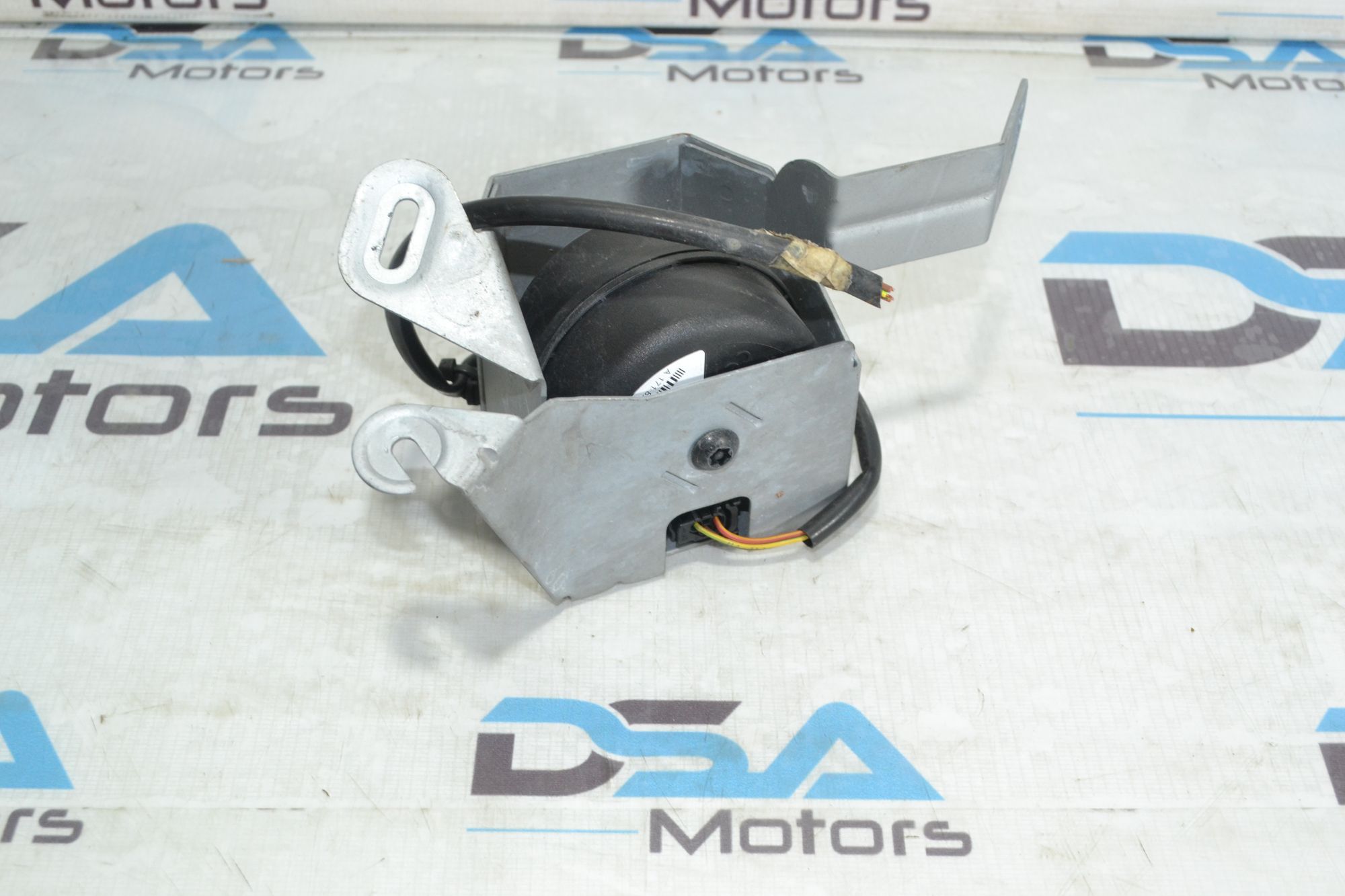 https://ycs.partsauto.market/partsauto-images/thmbs/userImages/b7628e092085f1f91467af1afb6e7630/part/84f22885-fedd-4b15-86a5-56e1efa9bfe8_1781183597238.jpg